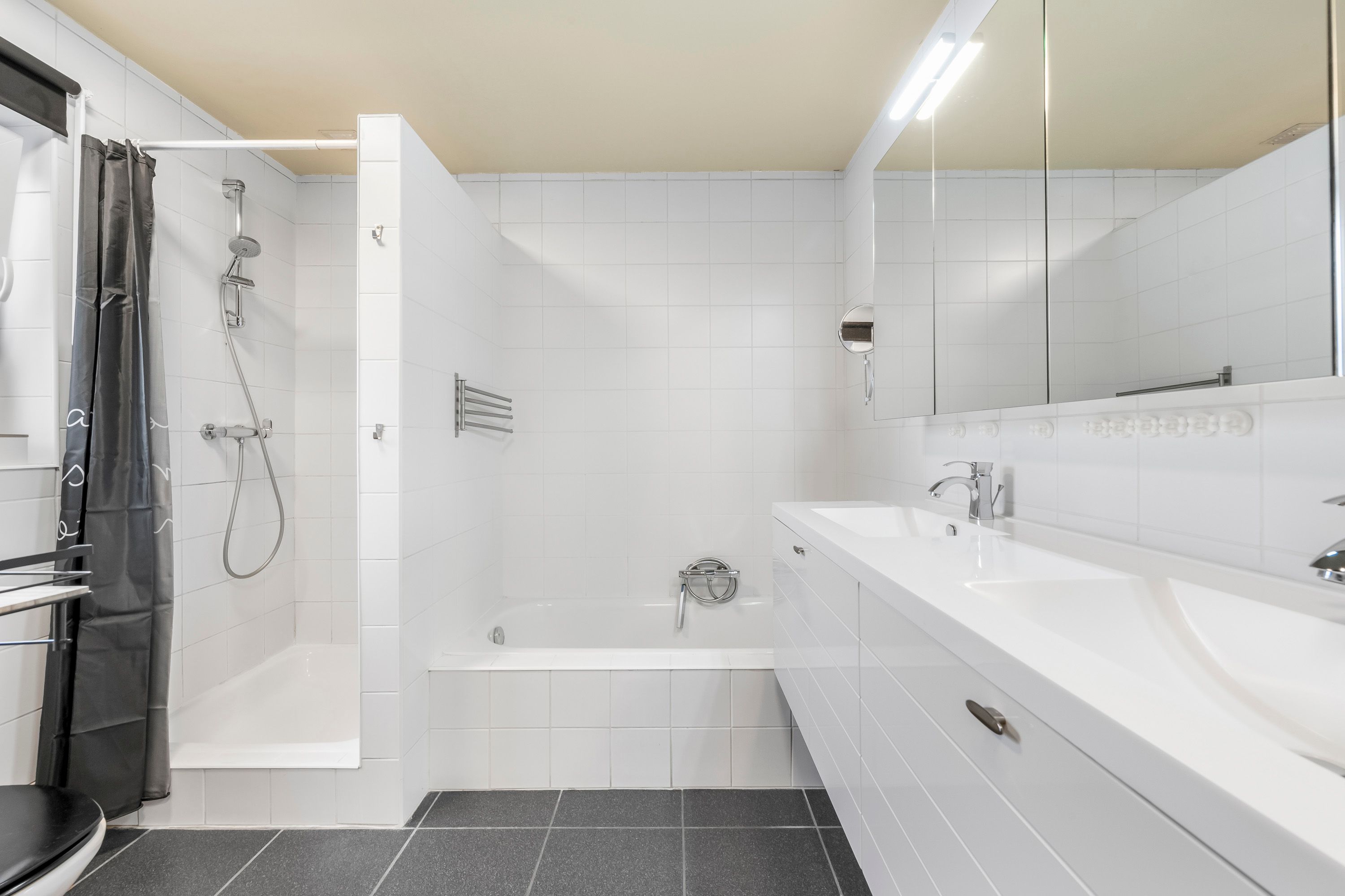 Mooi gerenoveerde halfopen woning, rustig gelegen vlakbij het centrum - foto 10