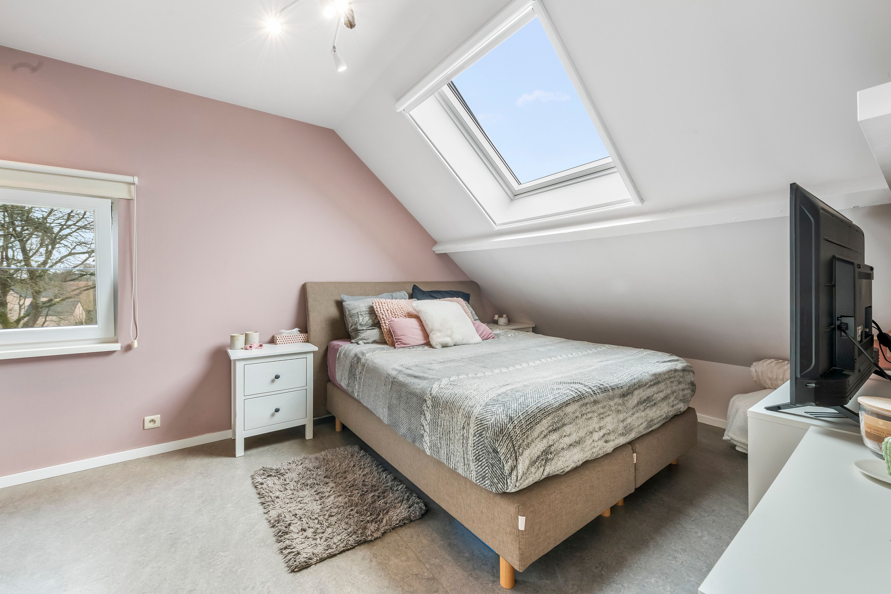 Mooi gerenoveerde halfopen woning, rustig gelegen vlakbij het centrum - foto 13