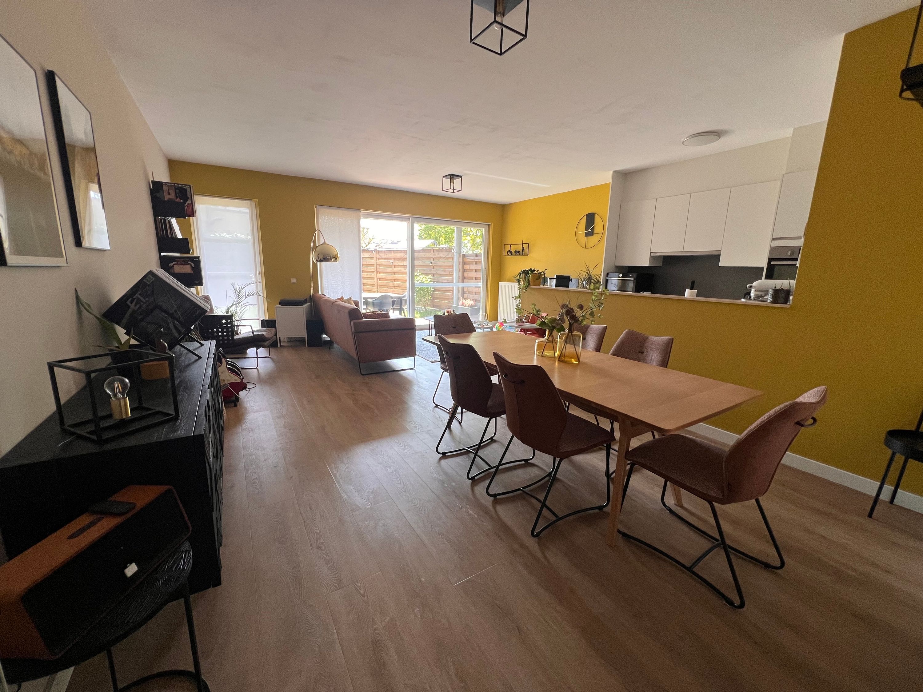 Gelijkvloers appartement met tuin en inpandige garage  - foto 2