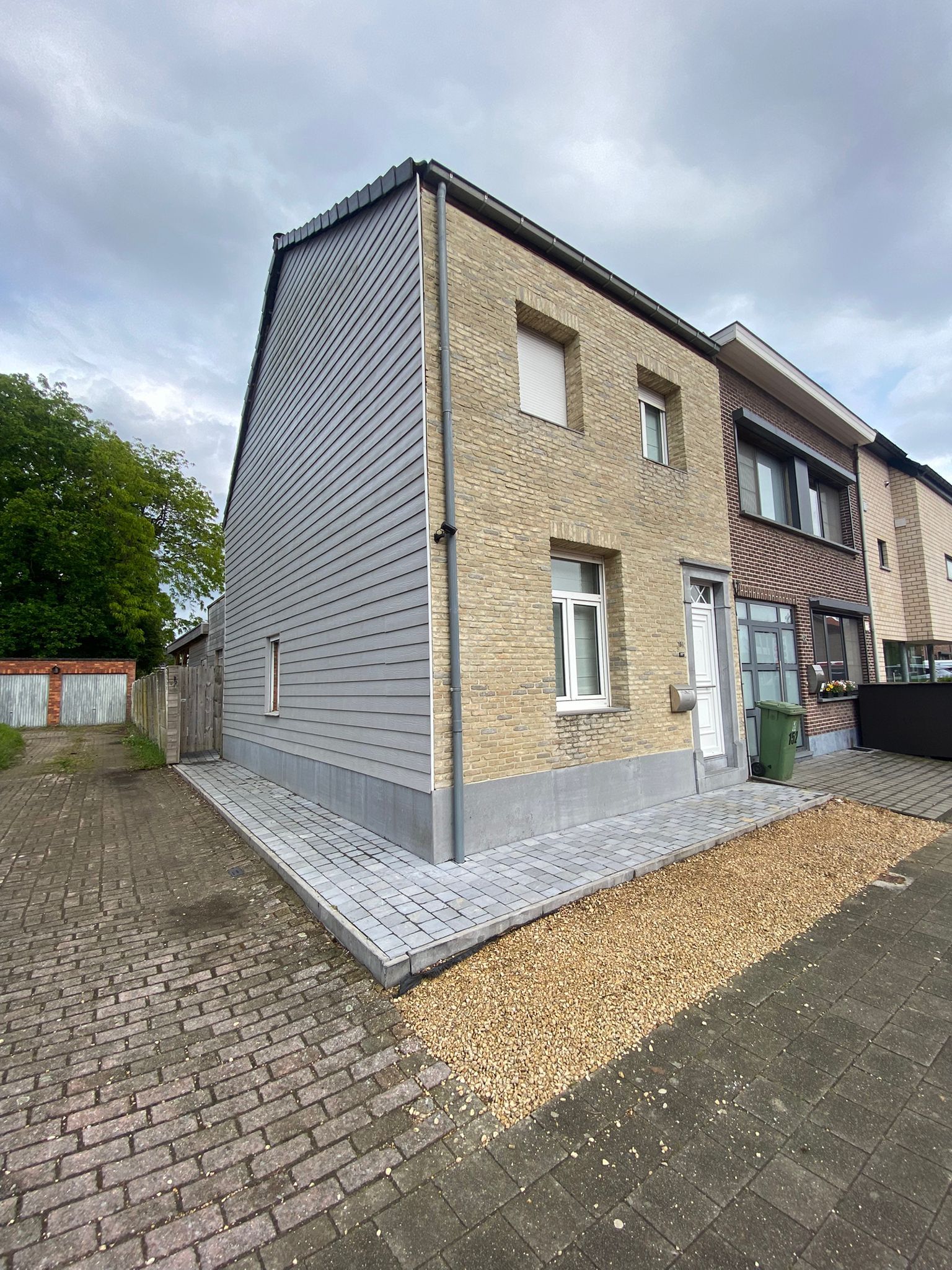 Instapklare halfopen bebouwing met ruime tuin. - foto 3