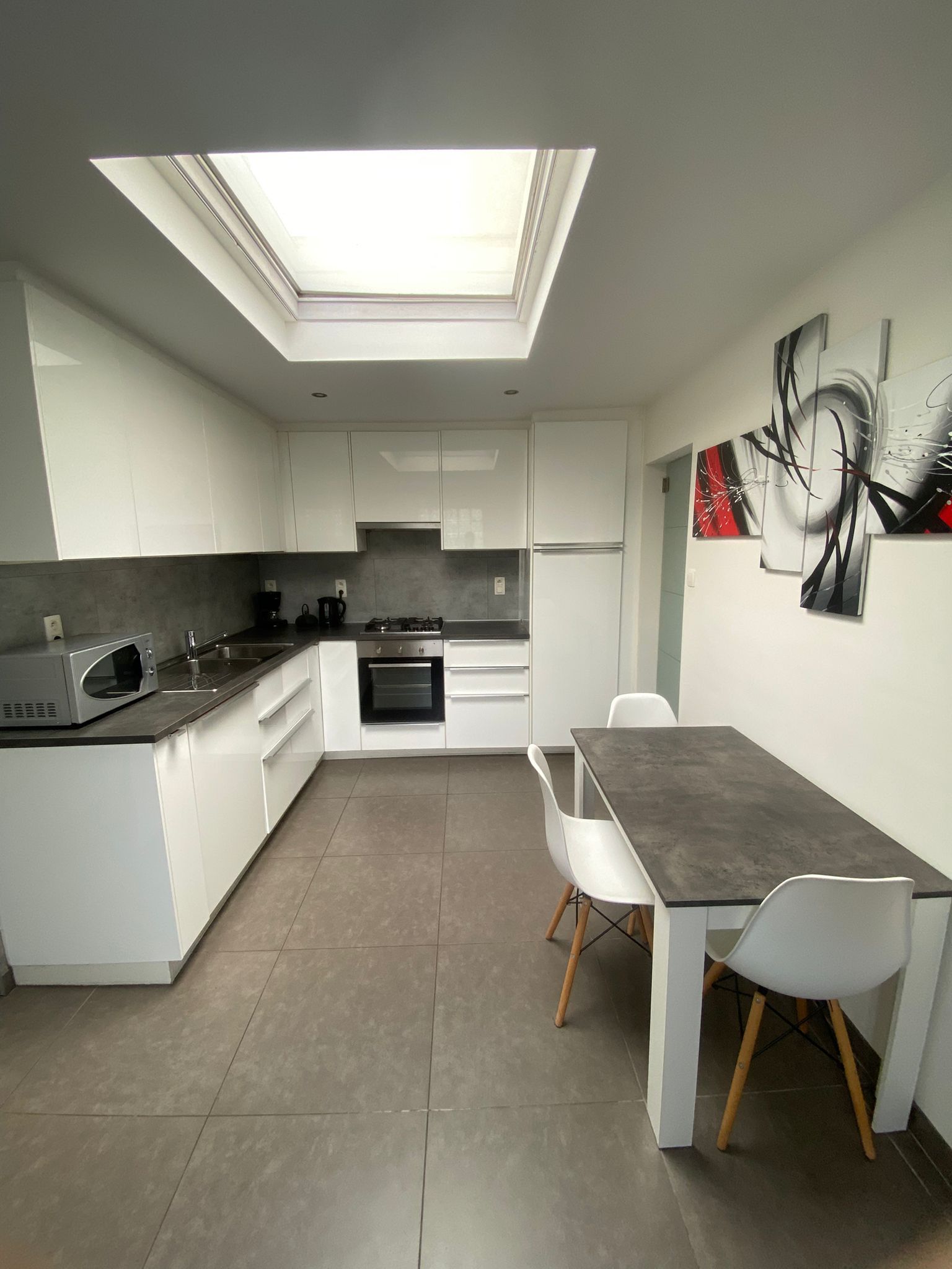 Instapklare halfopen bebouwing met ruime tuin. - foto 7