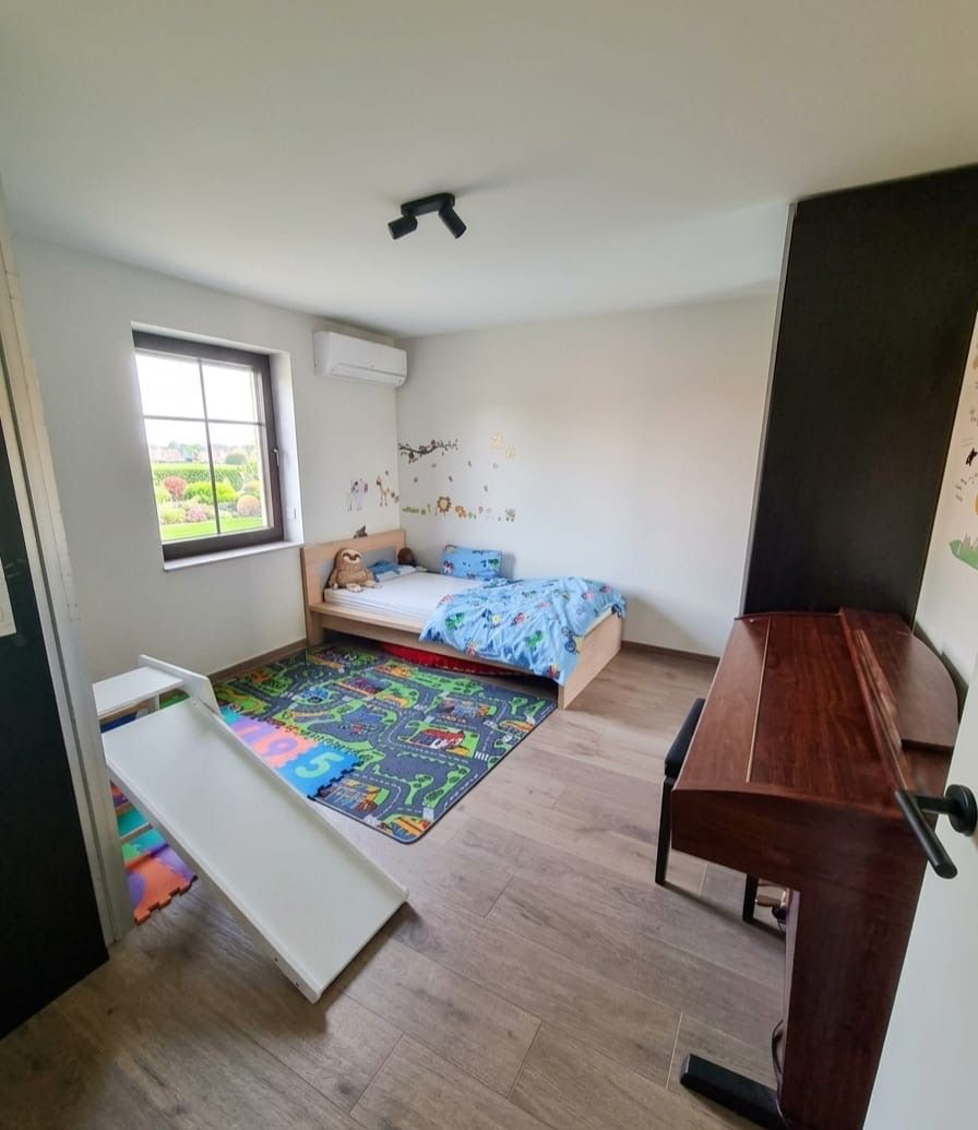 Prachtige rijwoning met grote tuin en 4 slaapkamers! - foto 9