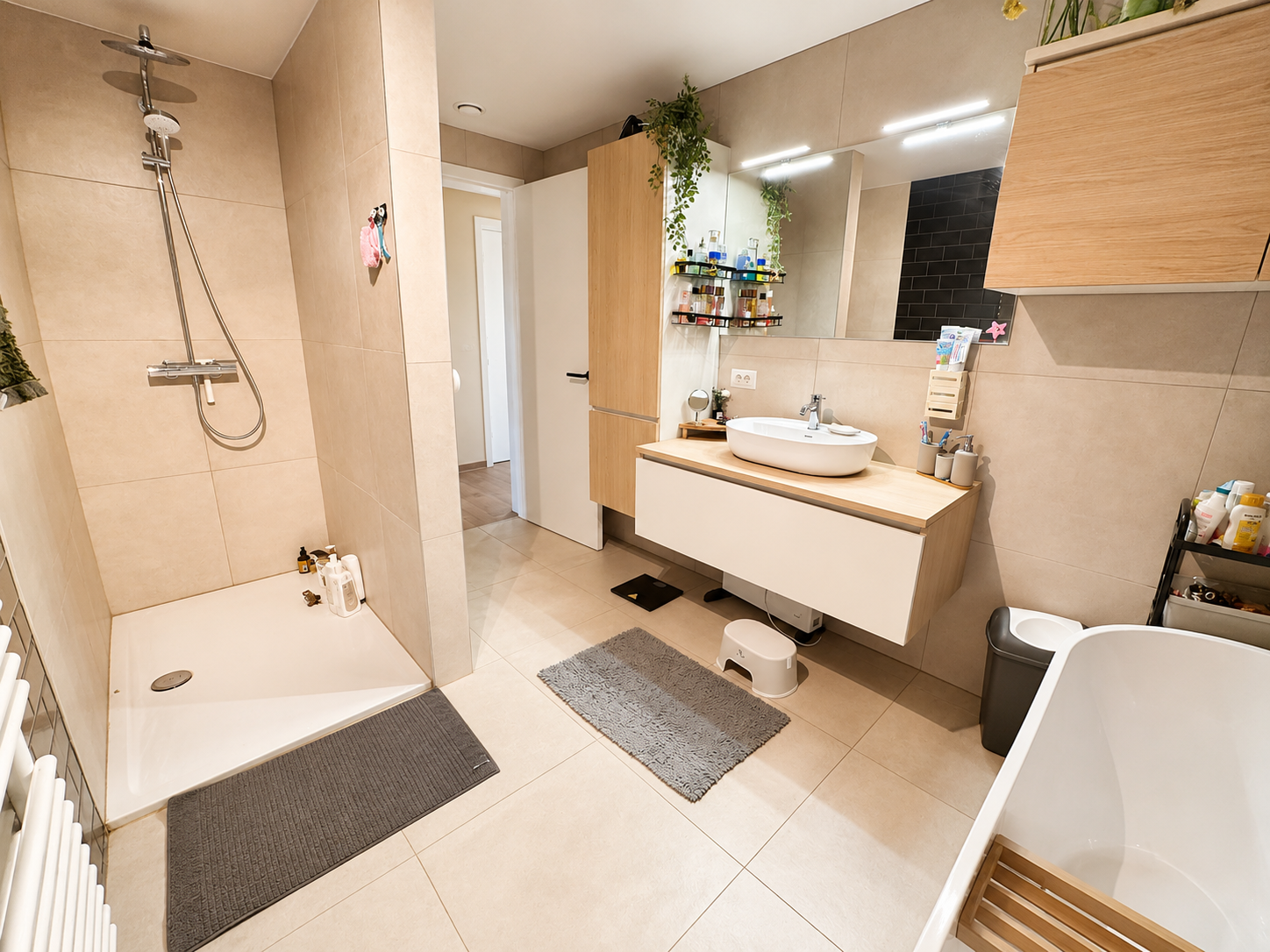 Prachtige rijwoning met grote tuin en 4 slaapkamers! - foto 3