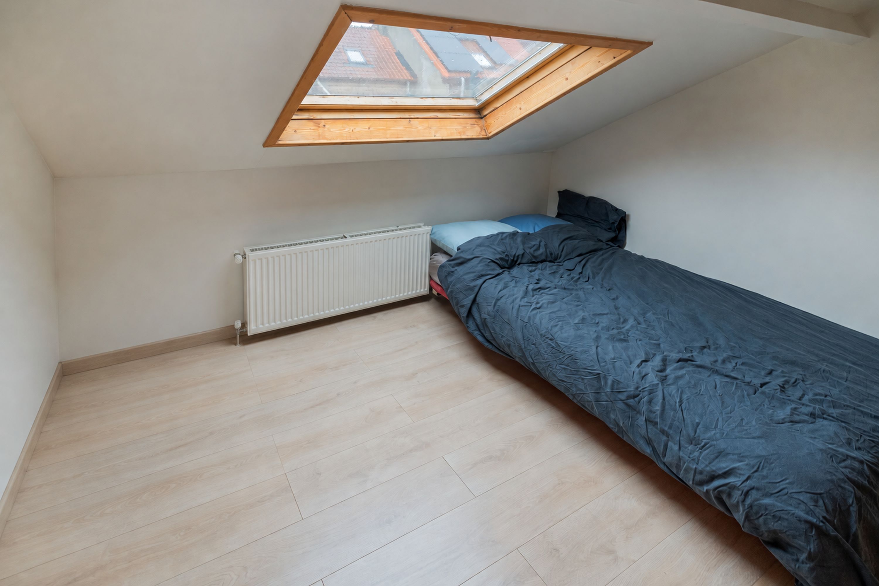 Charmante instapklare rijwoning met gezellig koertje - foto 6
