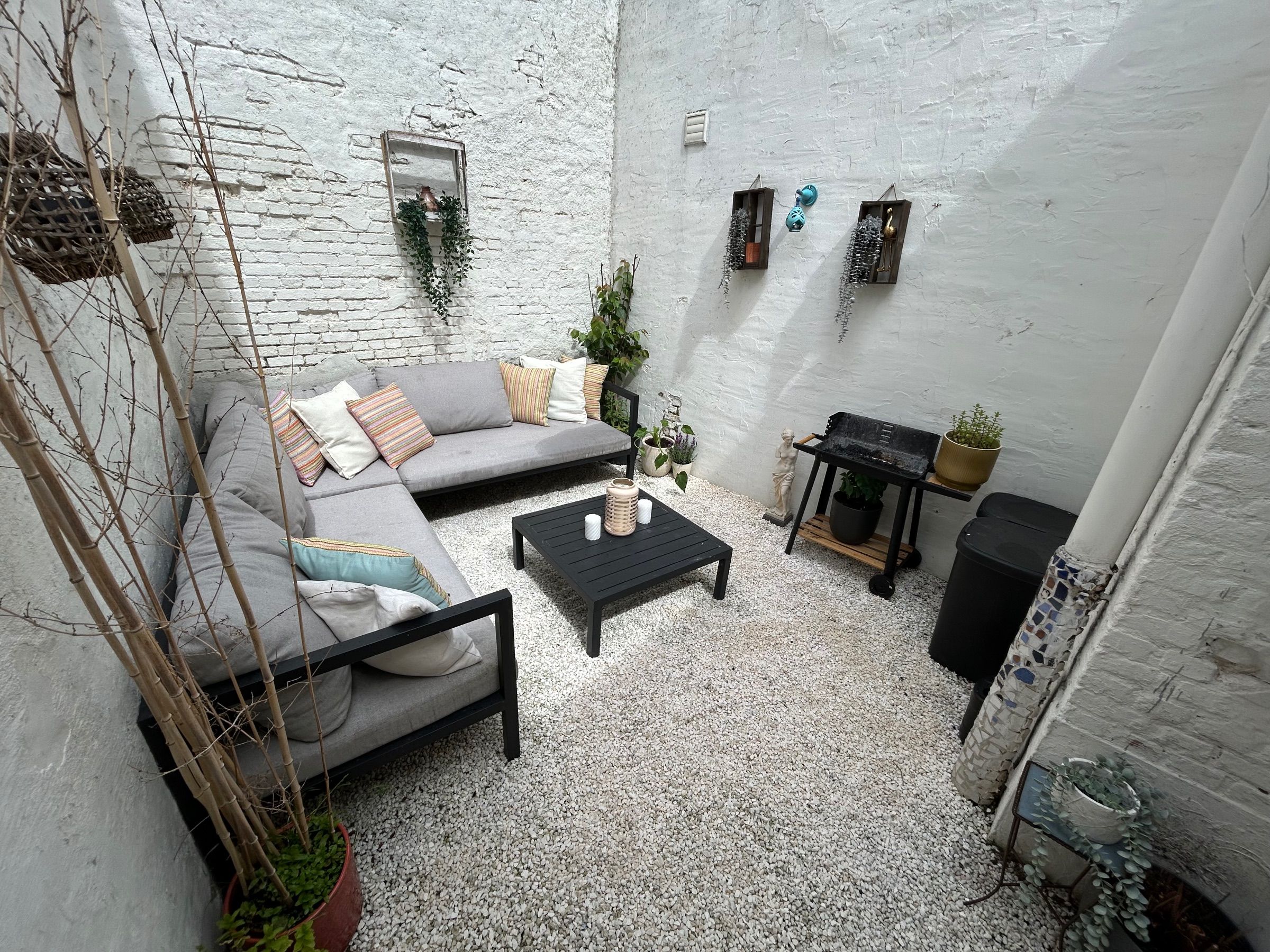 Gerenoveerd huis met dakterras, koer en 2 slaapkamers. - foto 9