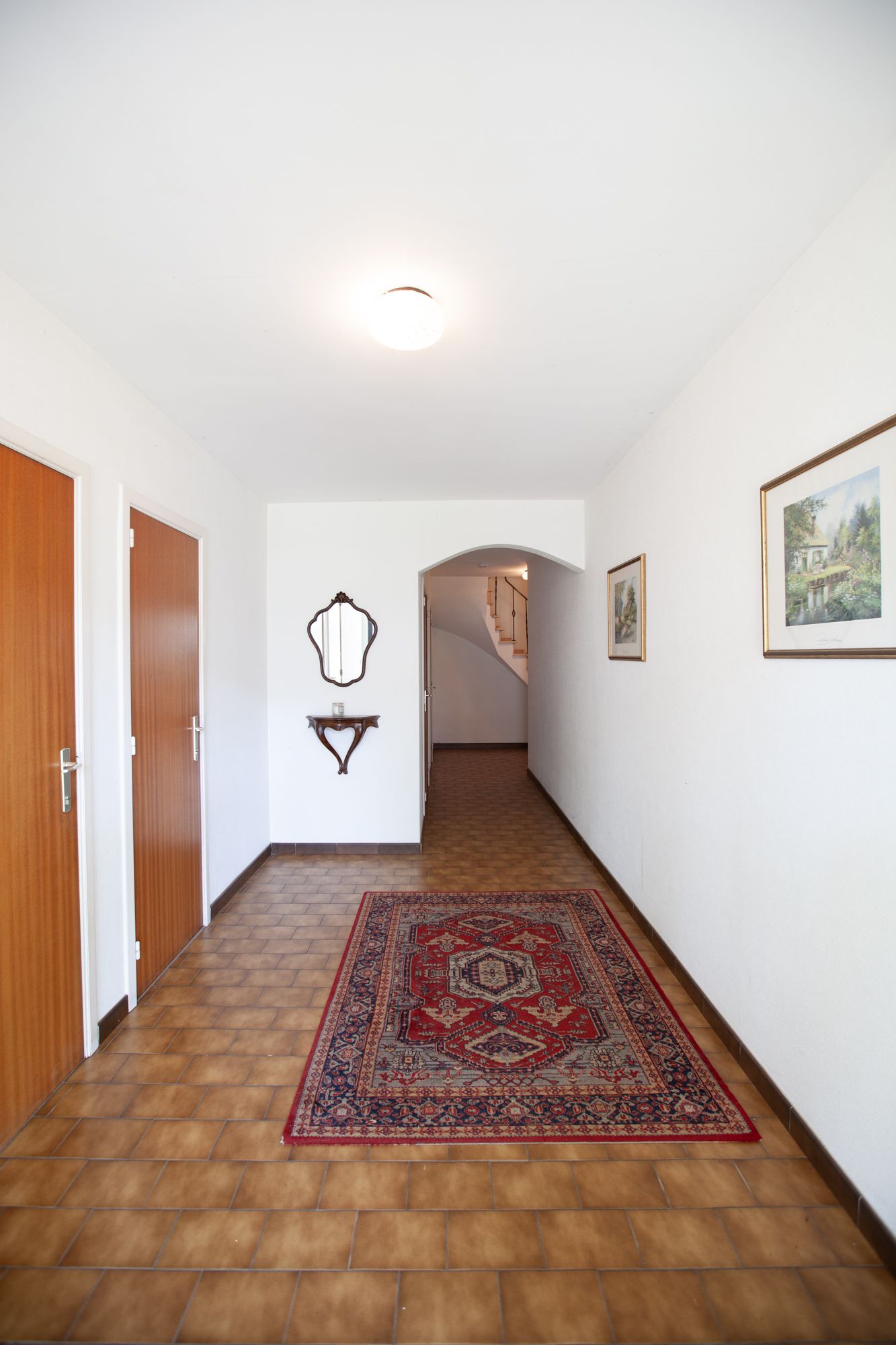 Ruim appartement met 3 slaapkamers en een inpandige garage - foto 2