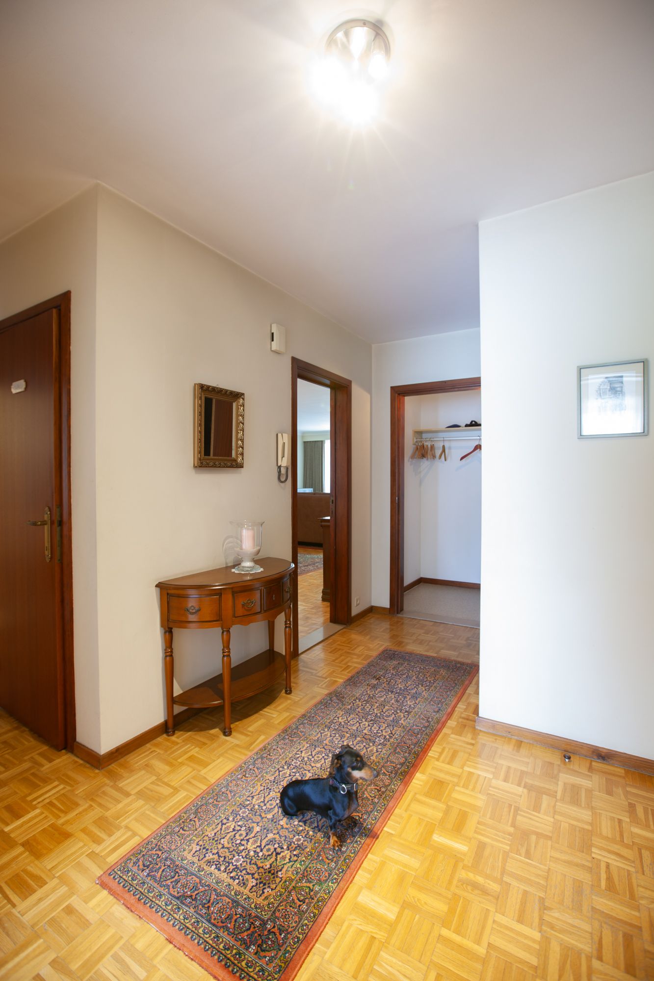 Ruim appartement met 3 slaapkamers en een inpandige garage - foto 3