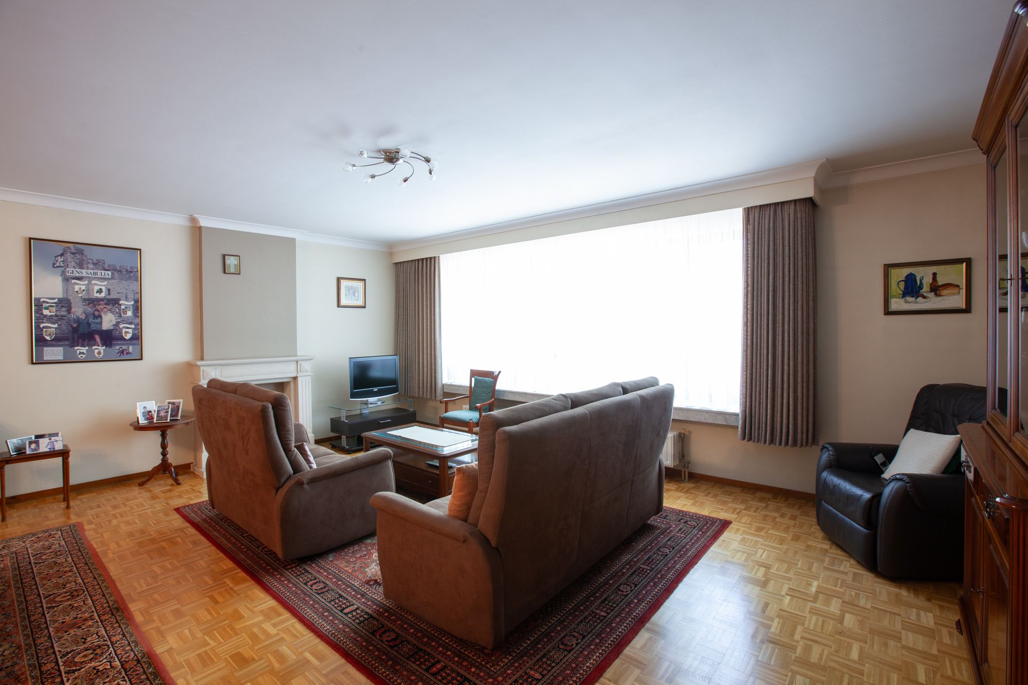 Ruim appartement met 3 slaapkamers en een inpandige garage - foto 7