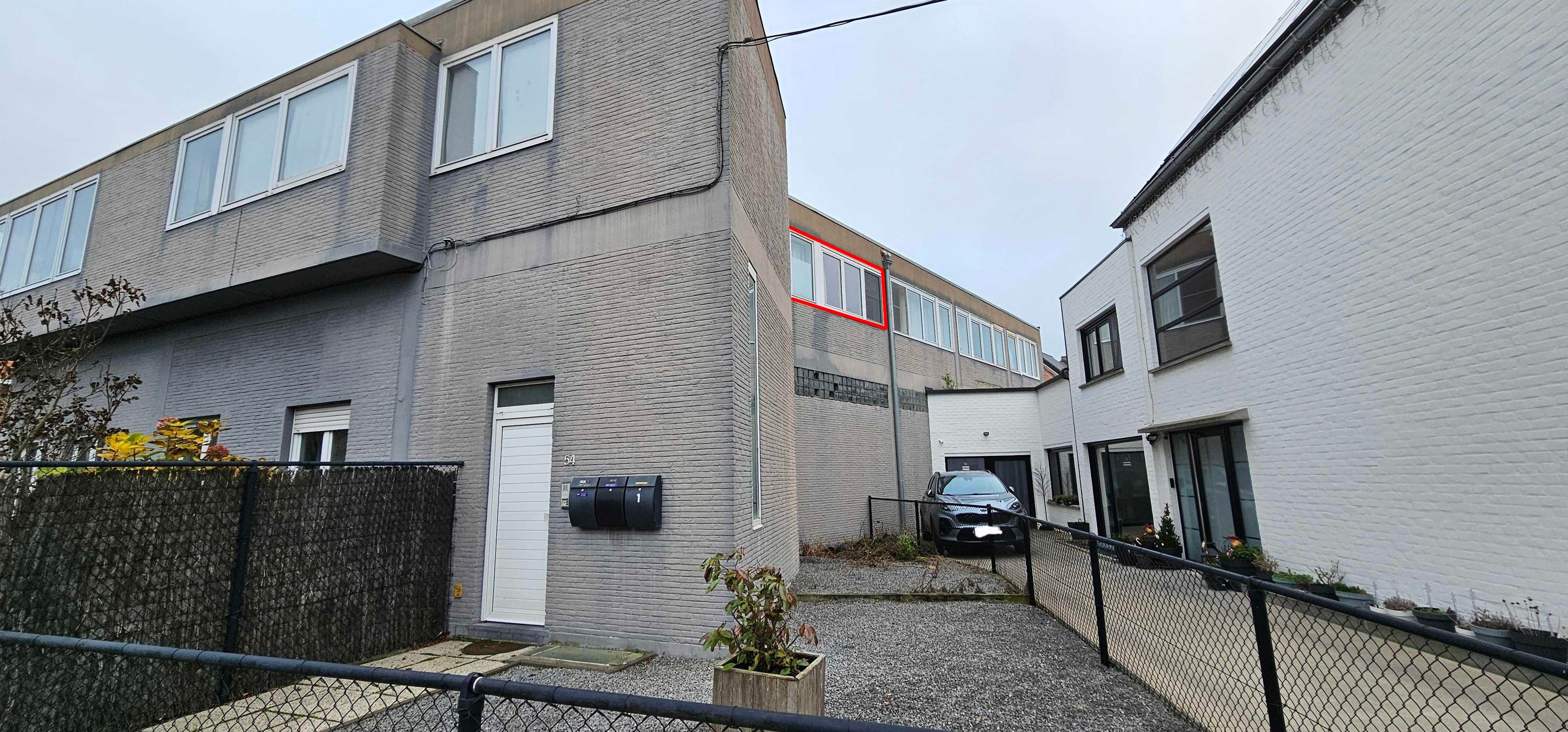 Ruim, lichtrijk, rustig en deels gerenoveerd appartement vlakbij zee! - foto 23