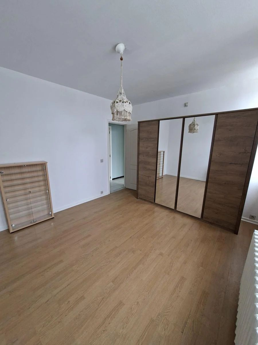Ruim, lichtrijk, rustig en deels gerenoveerd appartement vlakbij zee! - foto 13
