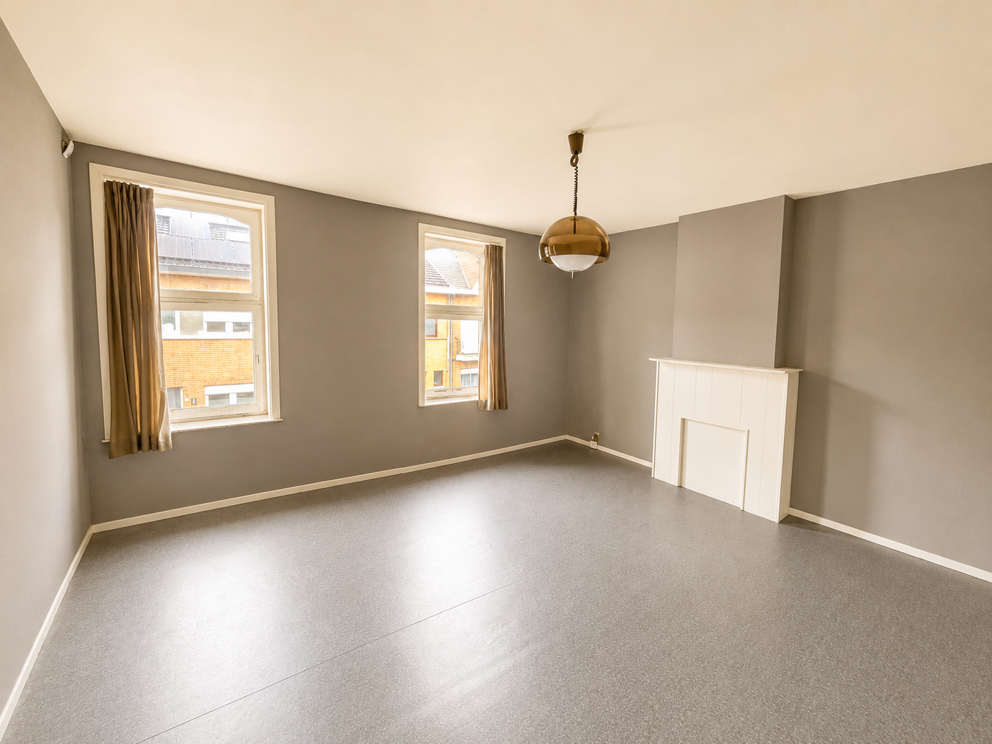 Ruime rijwoning met garage, tuin en veel renovatiepotentieel - foto 7