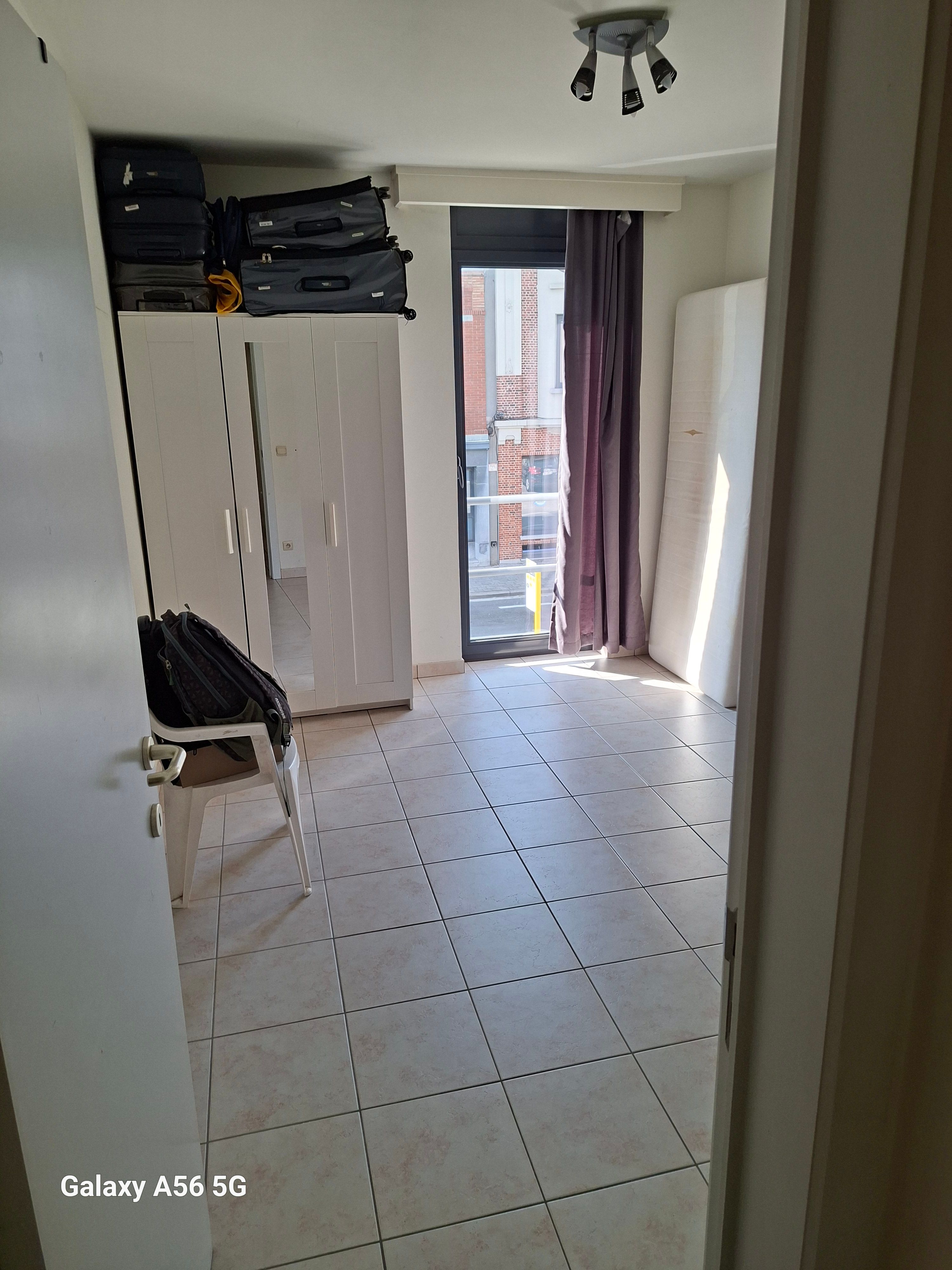 Ruim confortabel appartement met privé binnenhuis parking en  zonnige tuin - foto 20