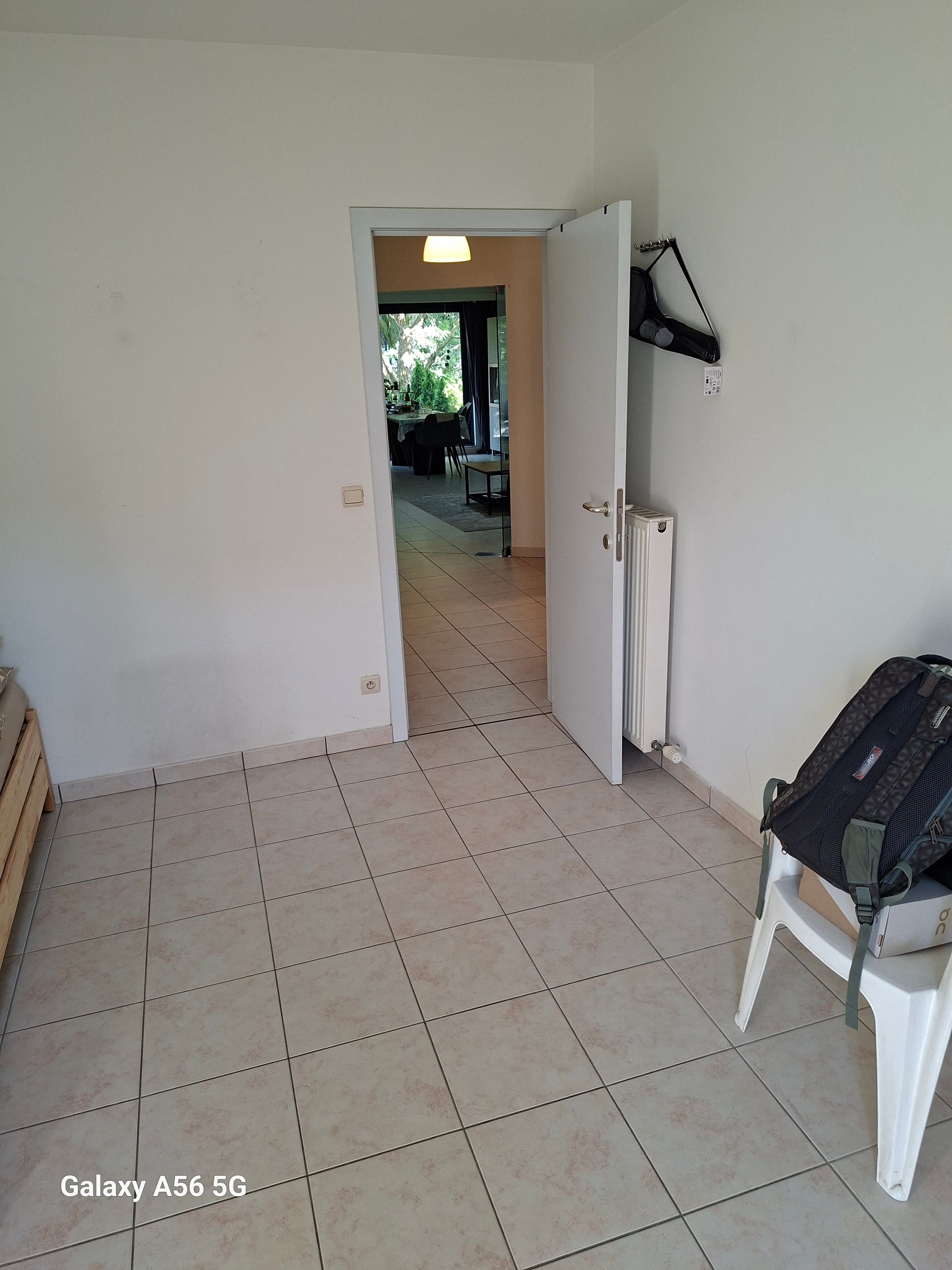 Ruim confortabel appartement met privé binnenhuis parking en  zonnige tuin - foto 21