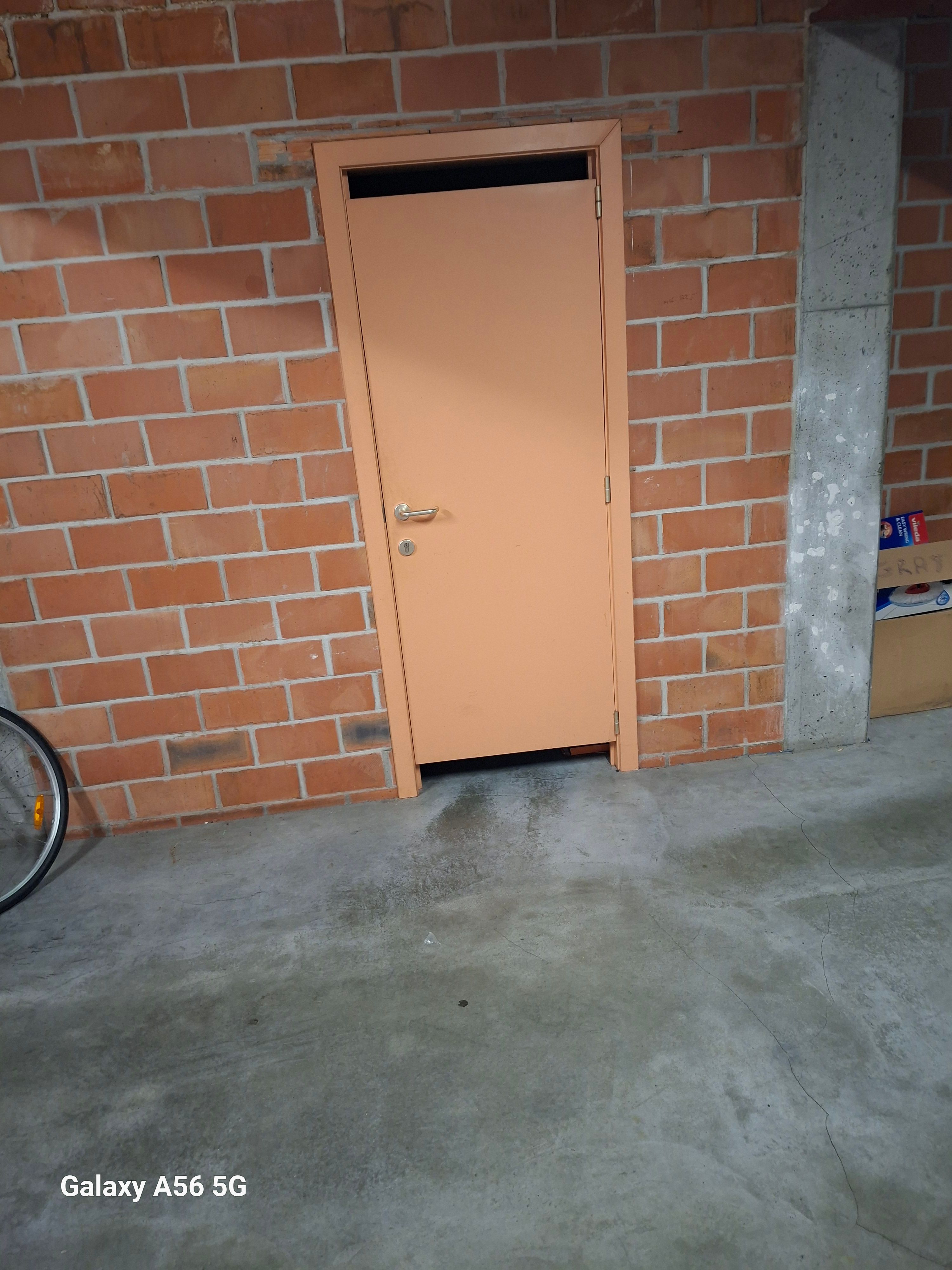 Ruim confortabel appartement met privé binnenhuis parking en  zonnige tuin - foto 29