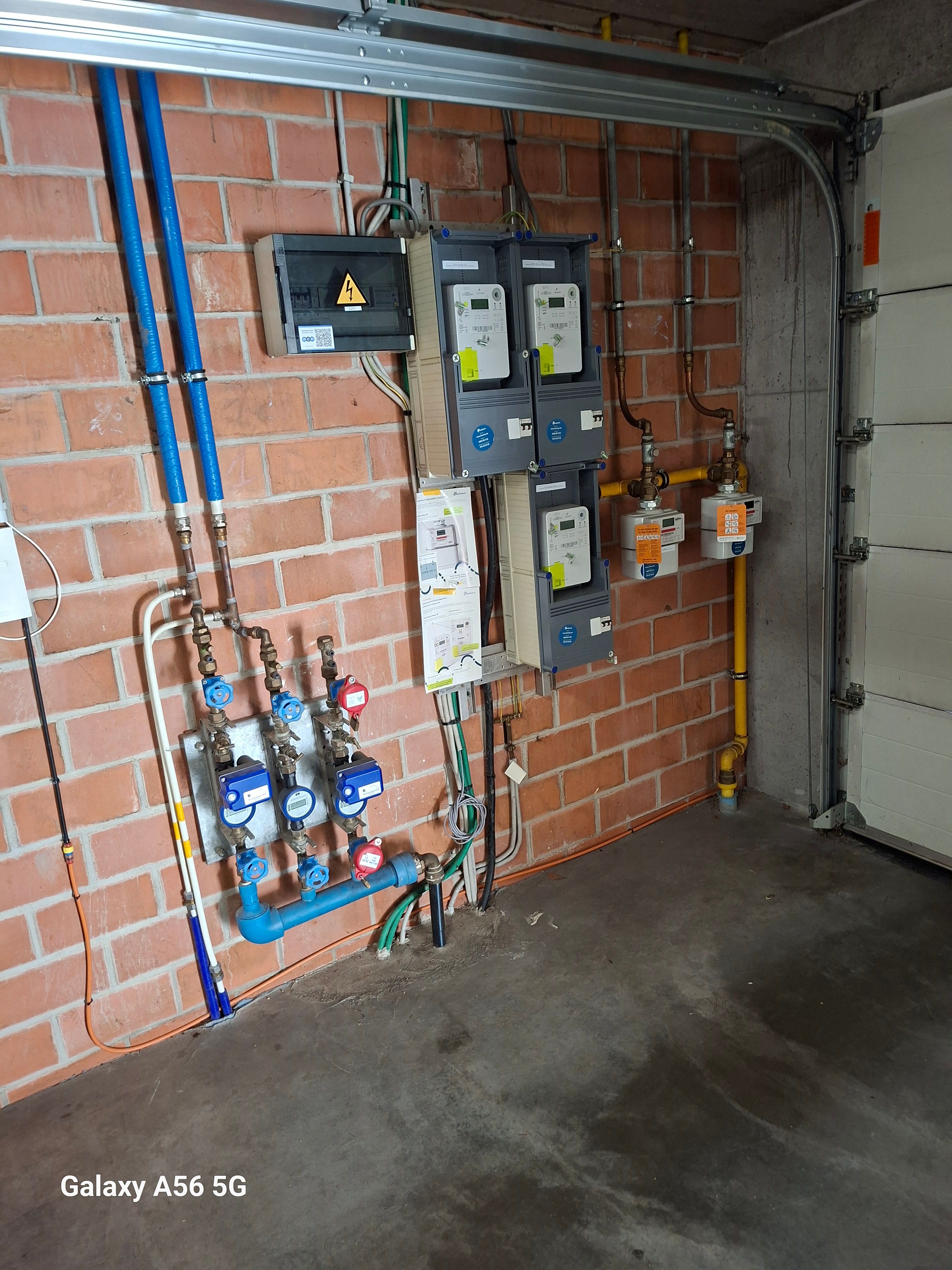 Ruim confortabel appartement met privé binnenhuis parking en  zonnige tuin - foto 30