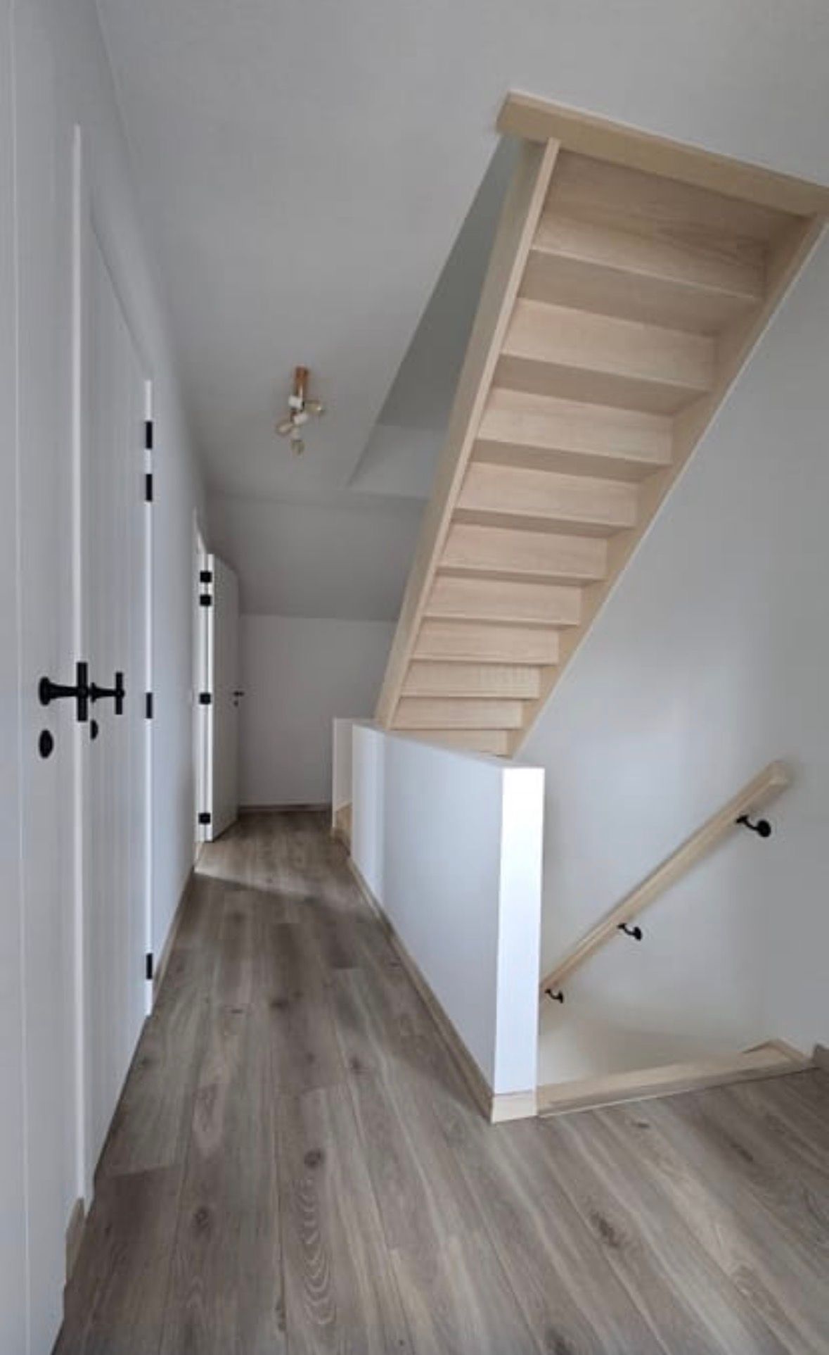 Instapklare en energiezuinige woning met 5 slaapkamers te Ruiselede - foto 11