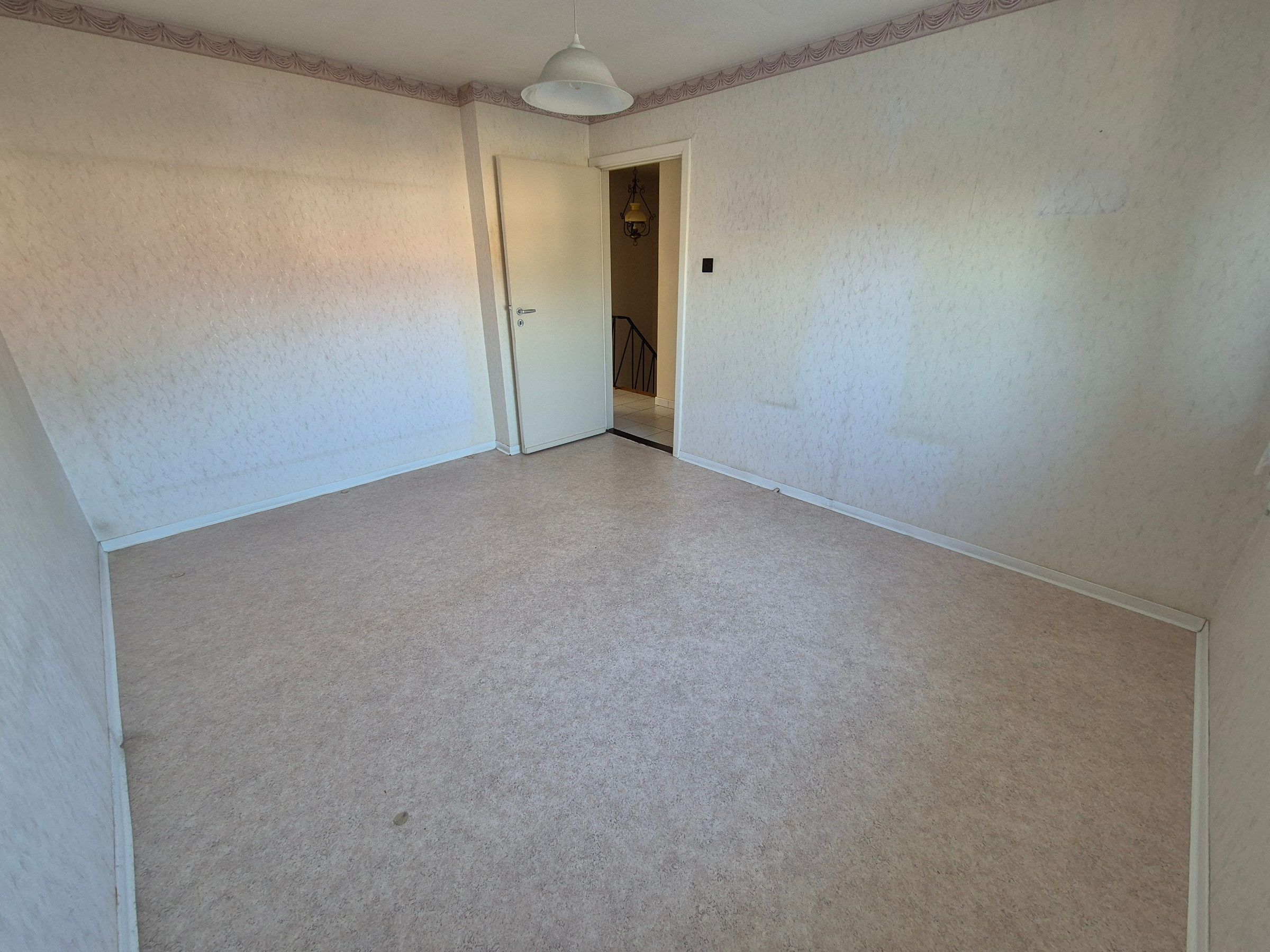 Gezinswoning met 3 slpks, vernieuwde keuken & badkamer - foto 6