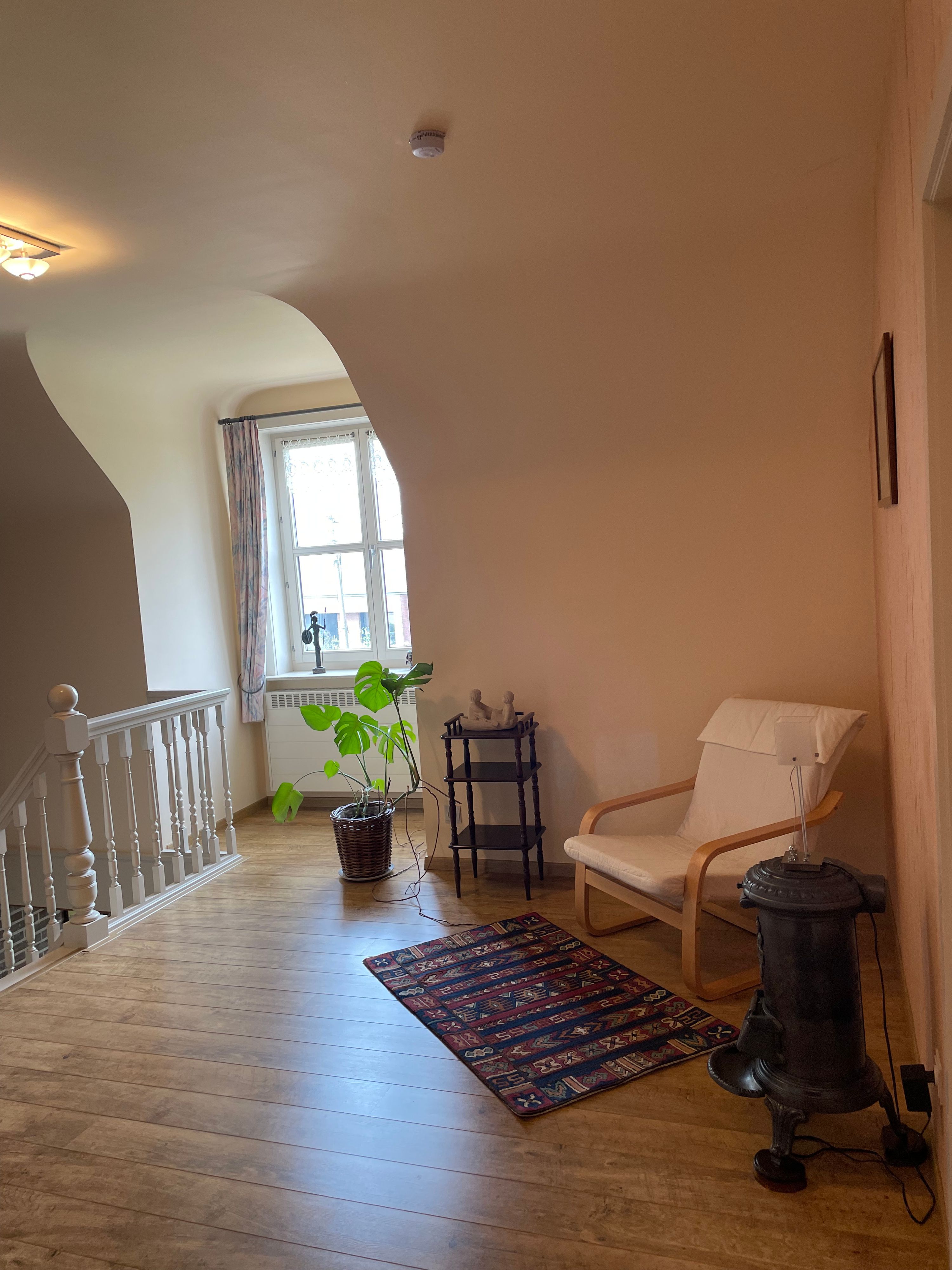 Alleenstaande goedgelegen gerenoveerde gezinswoning met zongerichte tuin - foto 10