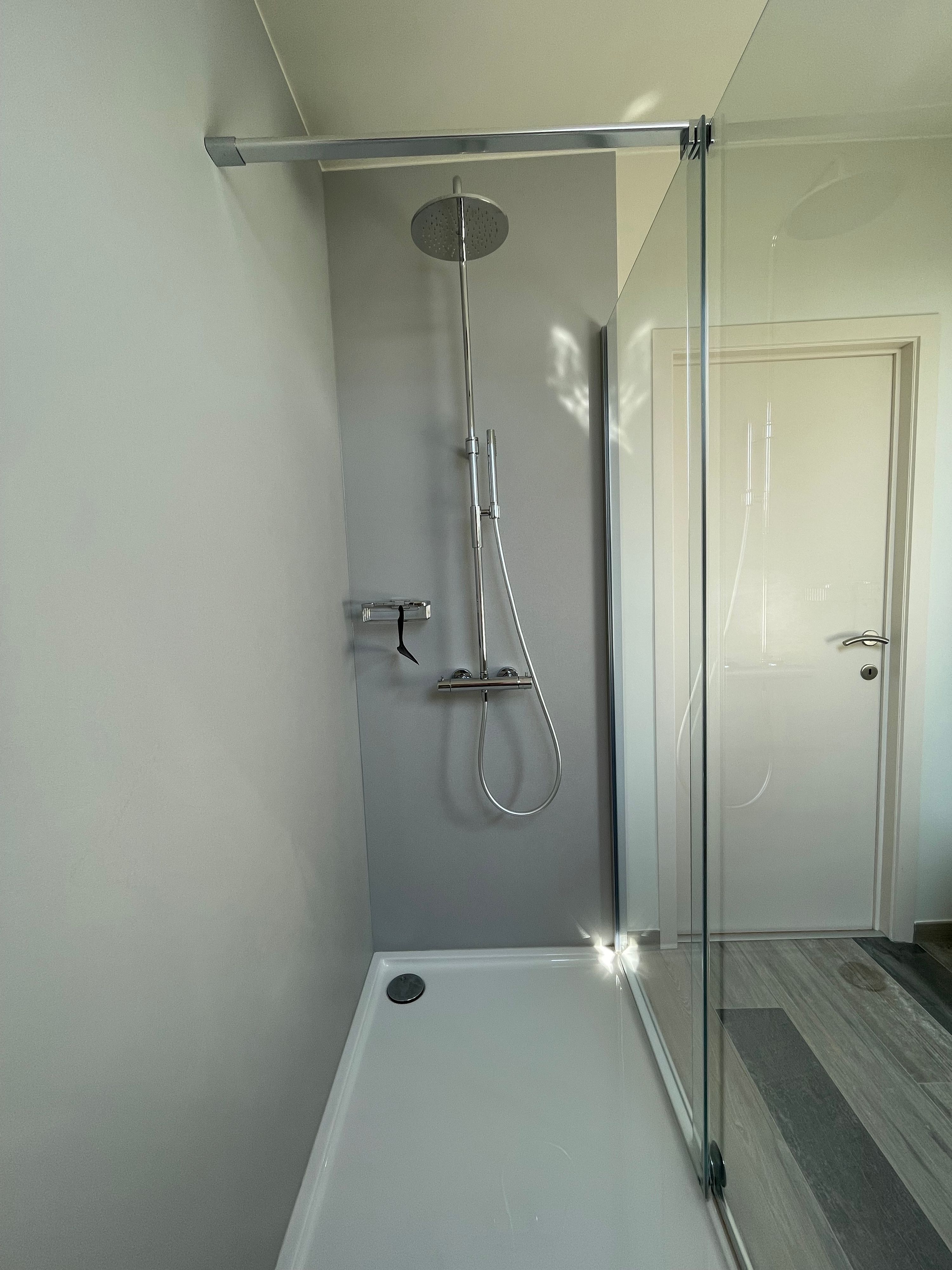 Alleenstaande goedgelegen gerenoveerde gezinswoning met zongerichte tuin - foto 15