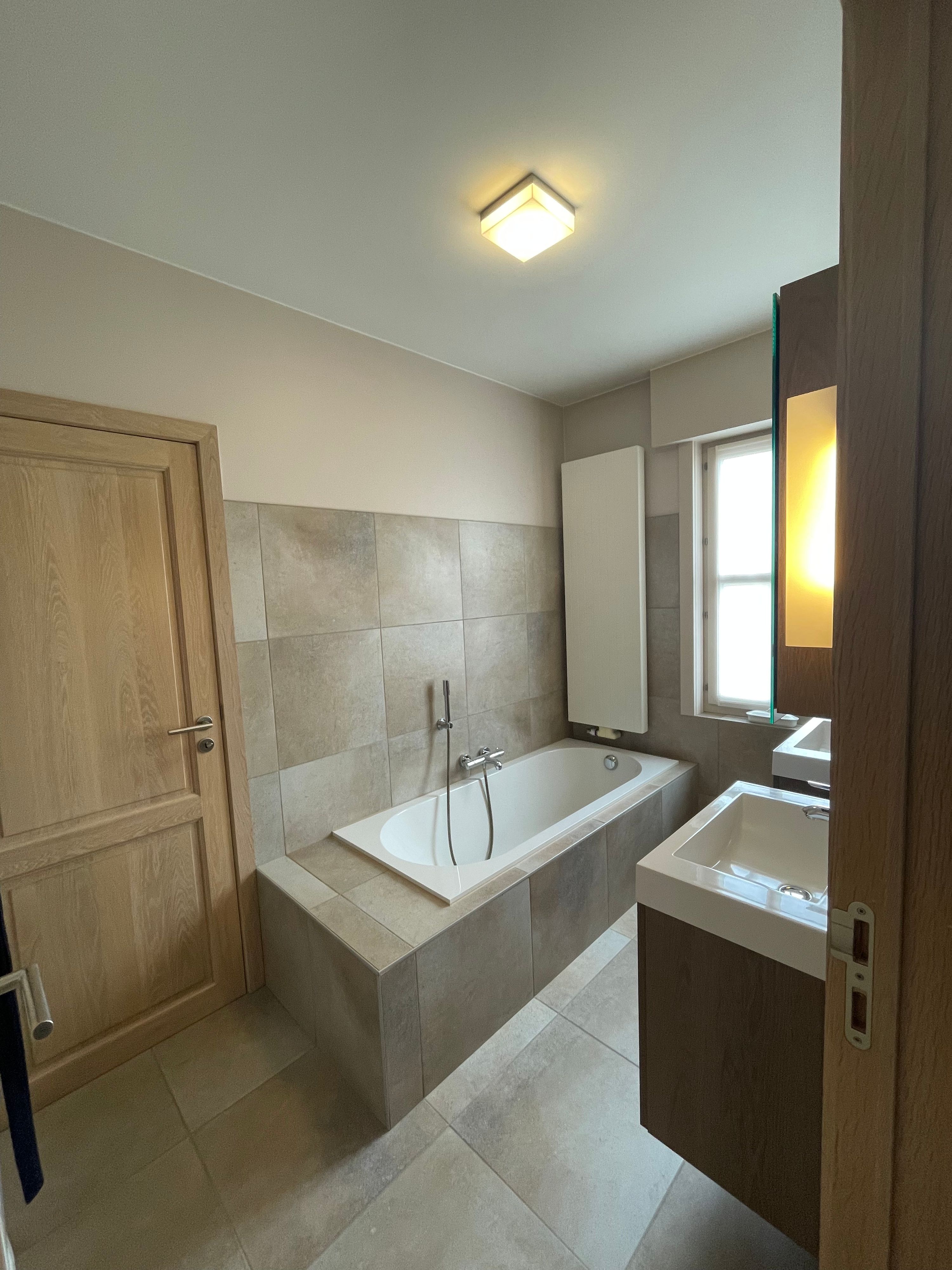 Alleenstaande goedgelegen gerenoveerde gezinswoning met zongerichte tuin - foto 17