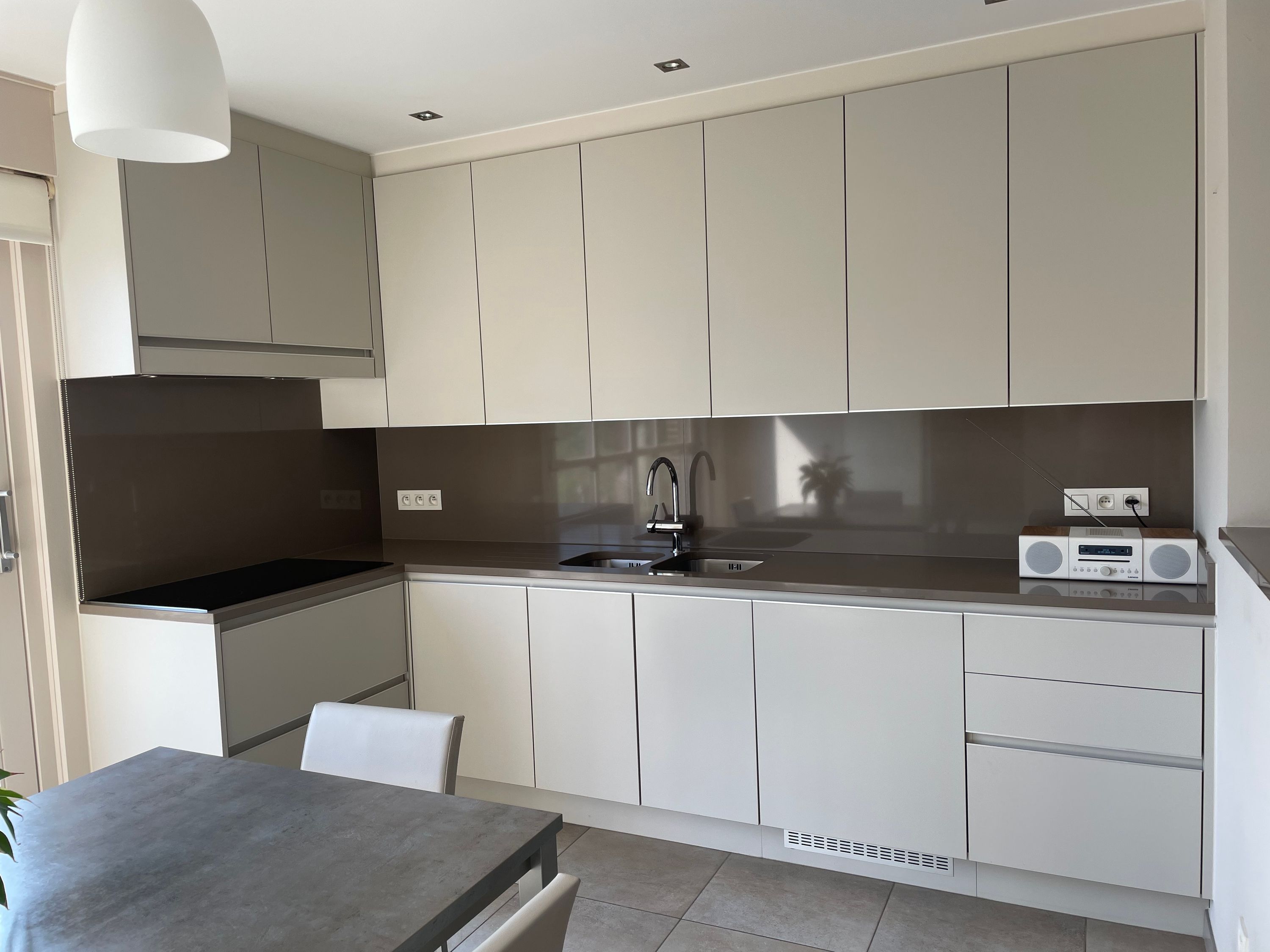 Alleenstaande goedgelegen gerenoveerde gezinswoning met zongerichte tuin - foto 24