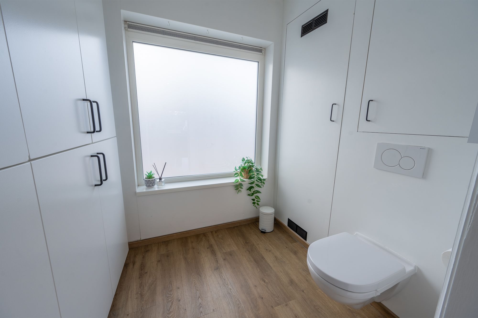 Gerenoveerde woning met 2 slpk, 2 garages & zonnepanelen - foto 5