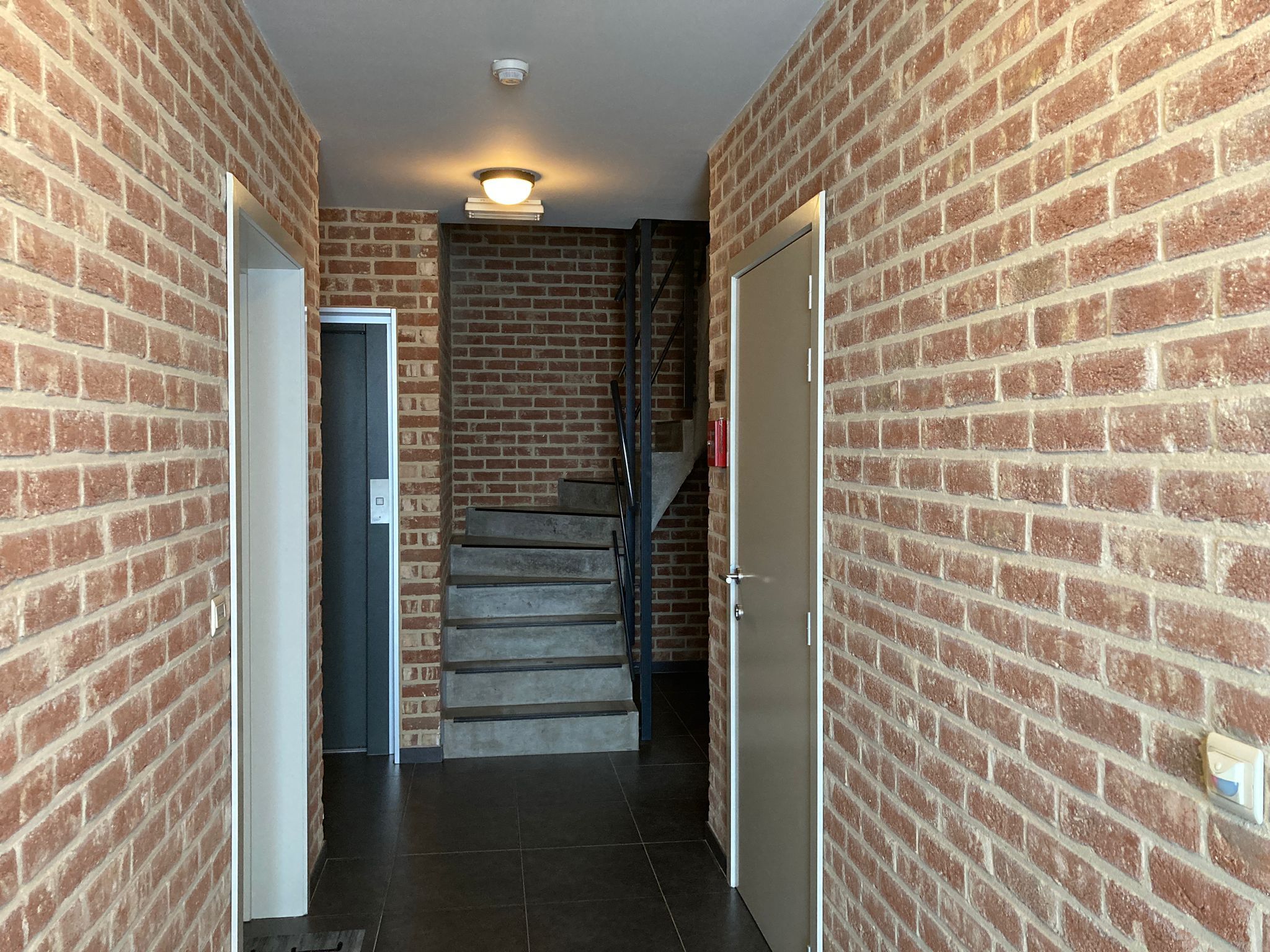 Volledig instapklaar luxe appartement met garage... - foto 2