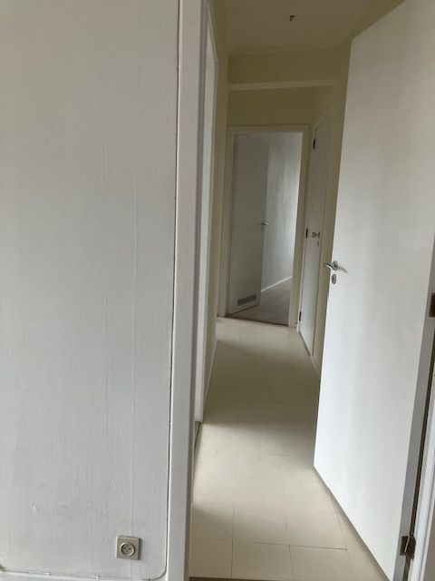 Groot, lichtrijk en gerenoveerd appartement - foto 3