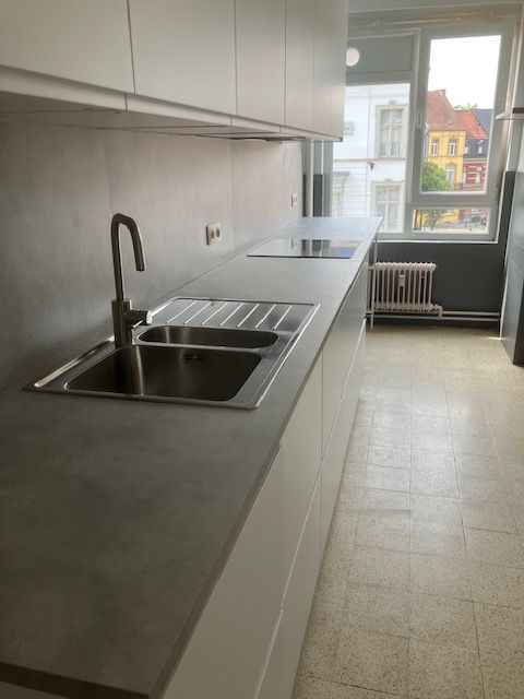 Groot, lichtrijk en gerenoveerd appartement - foto 5