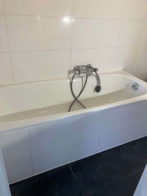 Groot, lichtrijk en gerenoveerd appartement - foto 11