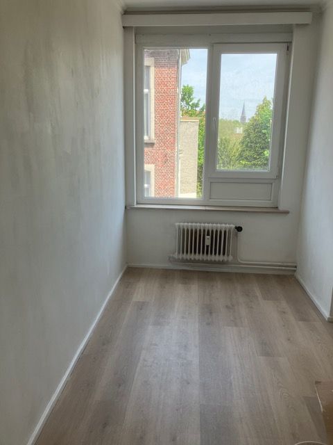 Groot, lichtrijk en gerenoveerd appartement - foto 10