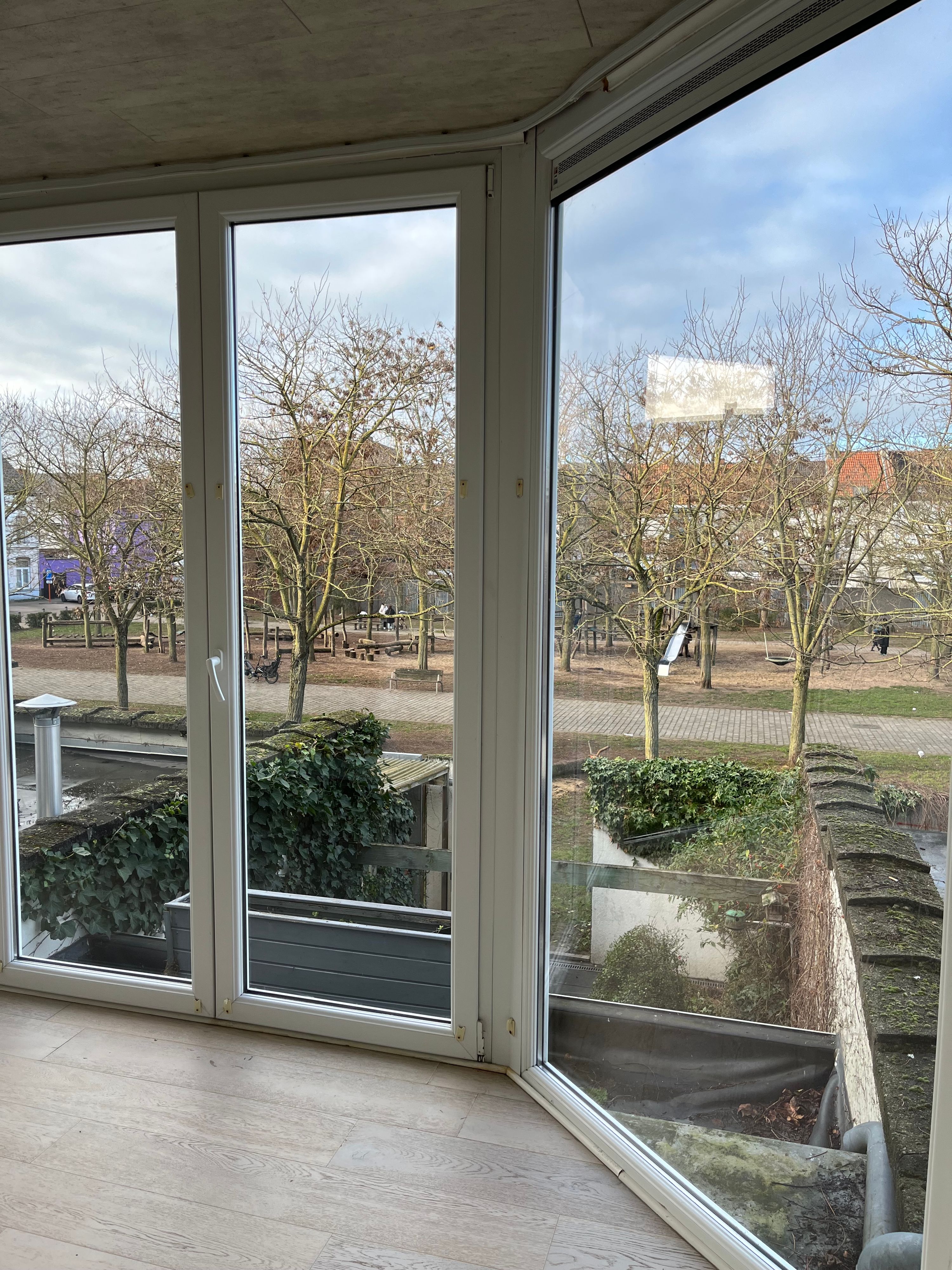 Eengezinswoning met tuintje grenzend aan park - foto 5