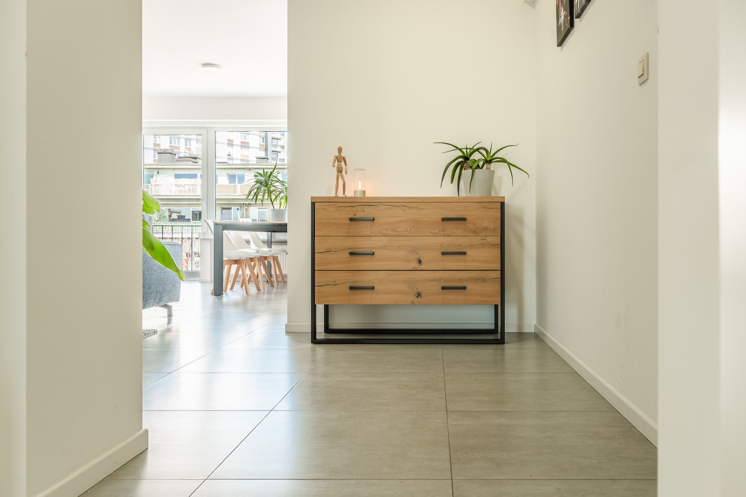 Volledig gerenoveerd, instapklaar 2-slaapkamerappartement met zonnig terras - foto 7