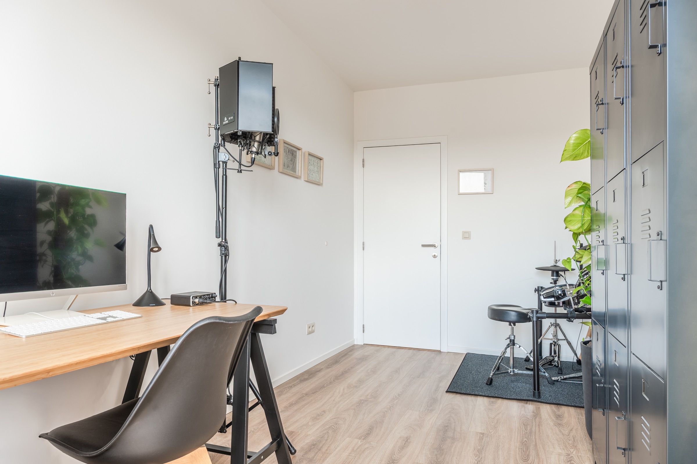 Volledig gerenoveerd, instapklaar 2-slaapkamerappartement met zonnig terras - foto 11