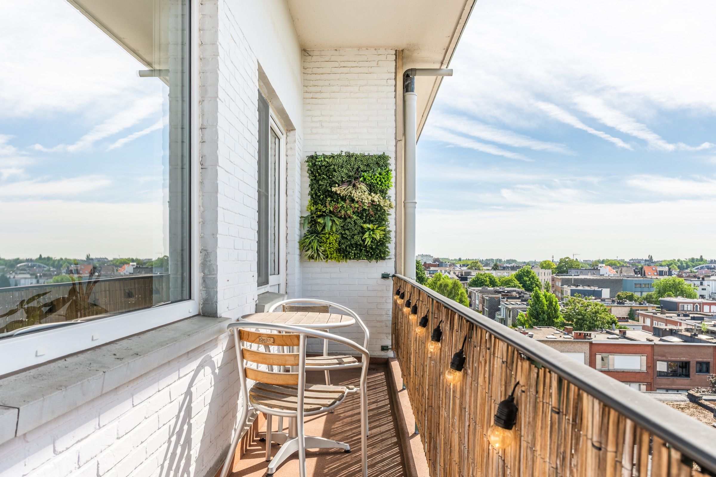 Volledig gerenoveerd, instapklaar 2-slaapkamerappartement met zonnig terras - foto 12