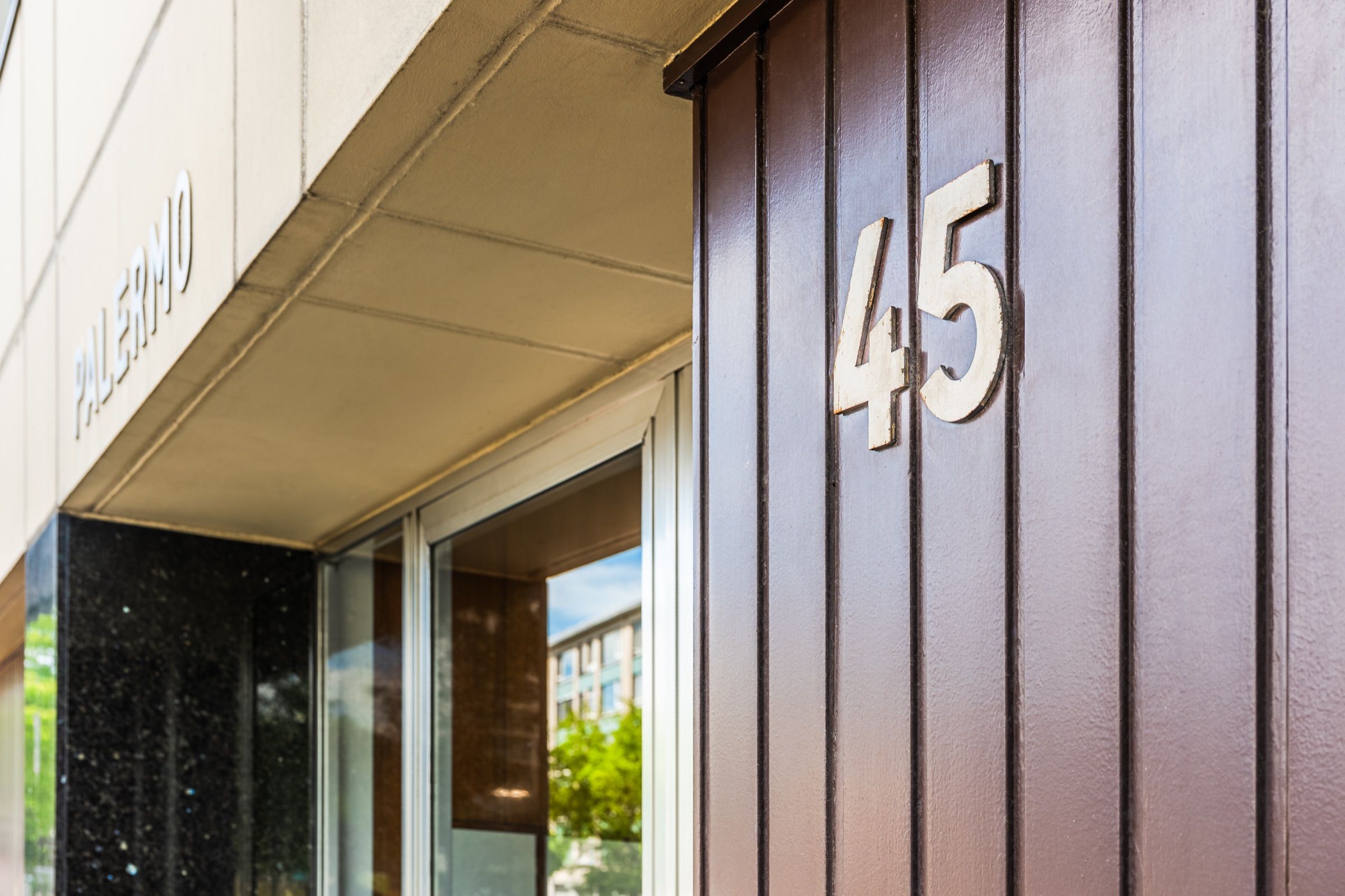 Volledig gerenoveerd, instapklaar 2-slaapkamerappartement met zonnig terras - foto 21