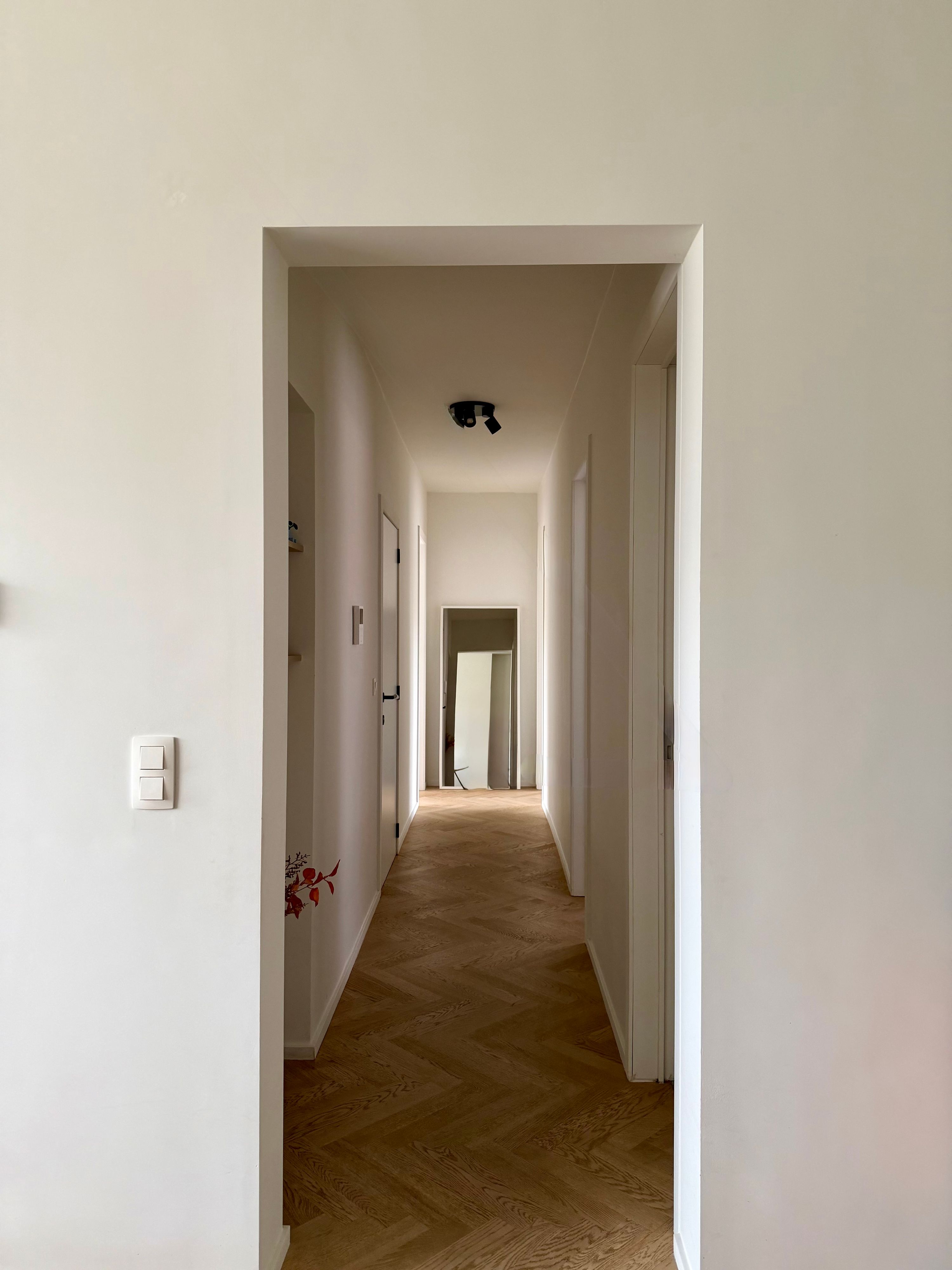 Ruim gerenoveerd appartement met drie slaapkamers in Edegem - foto 5