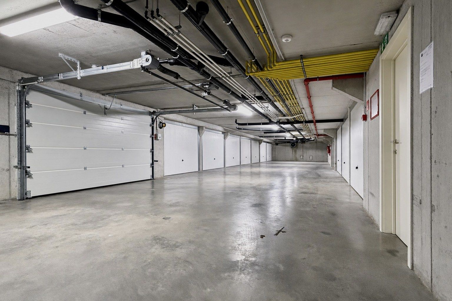 Ruim 3-slpk appartement met tuin en garagebox vlak bij Gent - foto 9