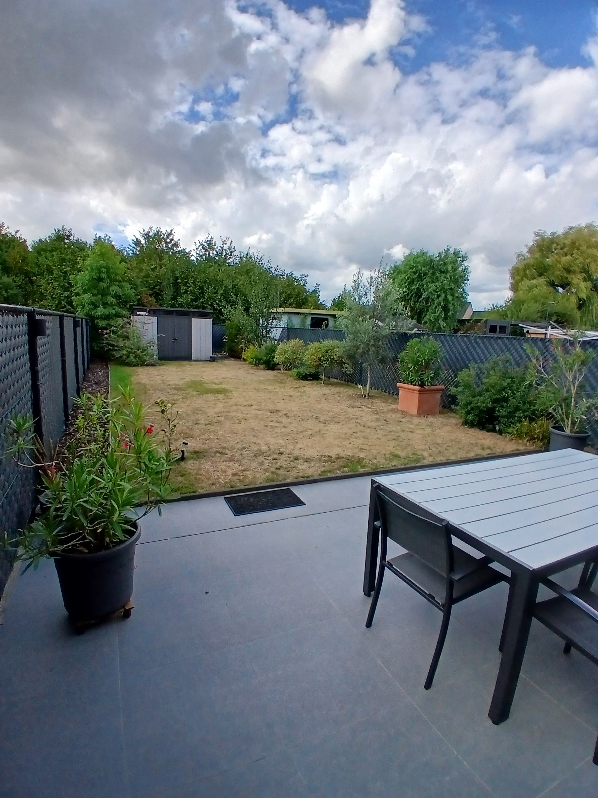 Instapklare, energiezuinige halfopen bebouwing met 3 slaapkamers en mooie tuin - foto 2