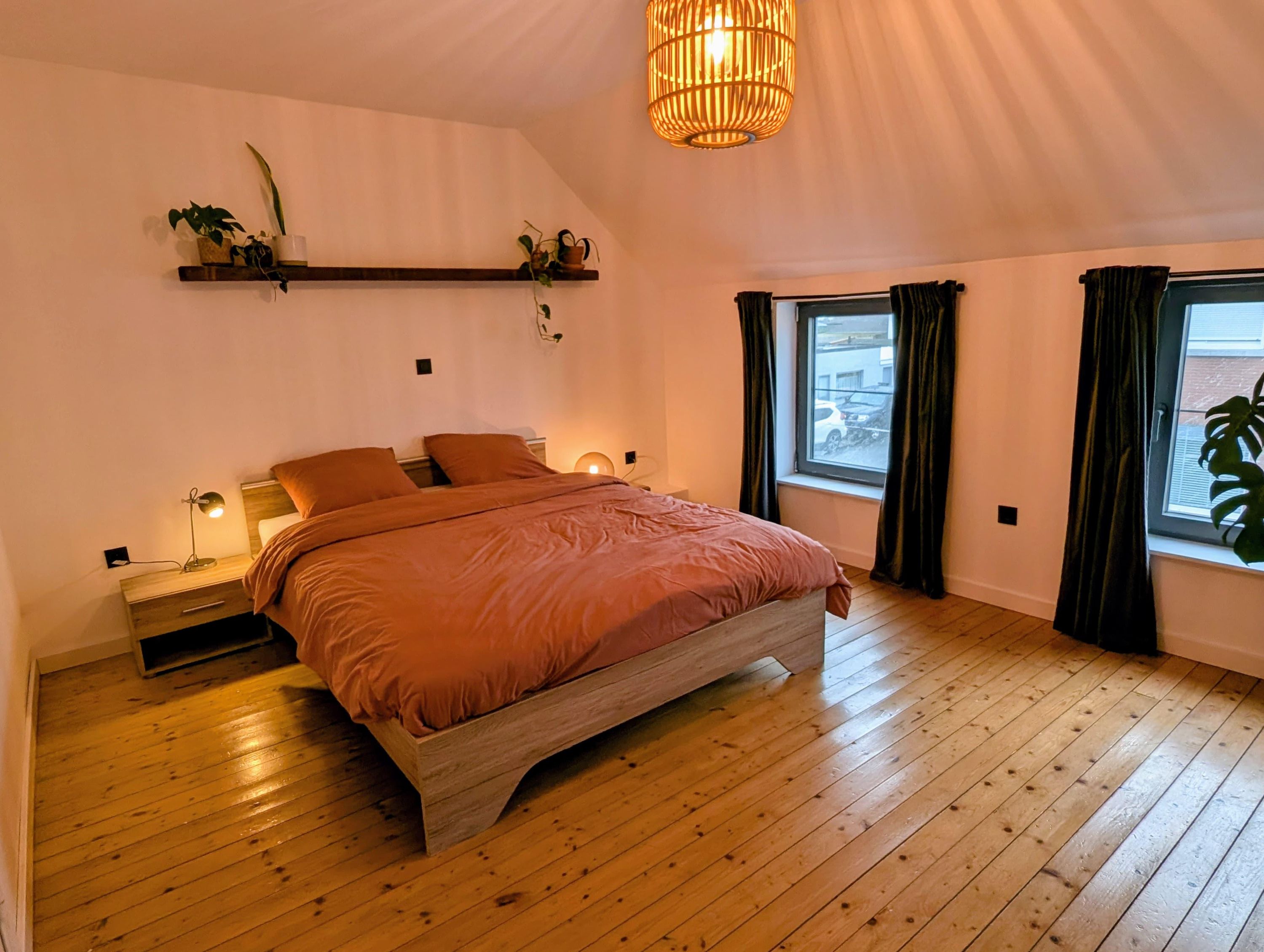 Instapklare woning met 4 slaapkamers en gunstige ligging  - foto 4