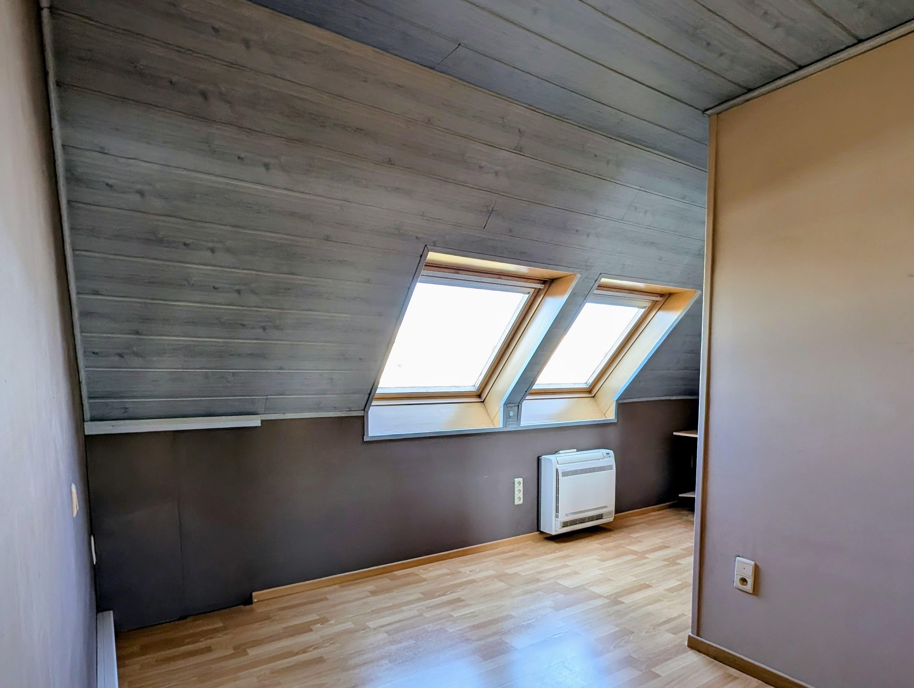 Instapklare woning met 4 slaapkamers en gunstige ligging  - foto 8