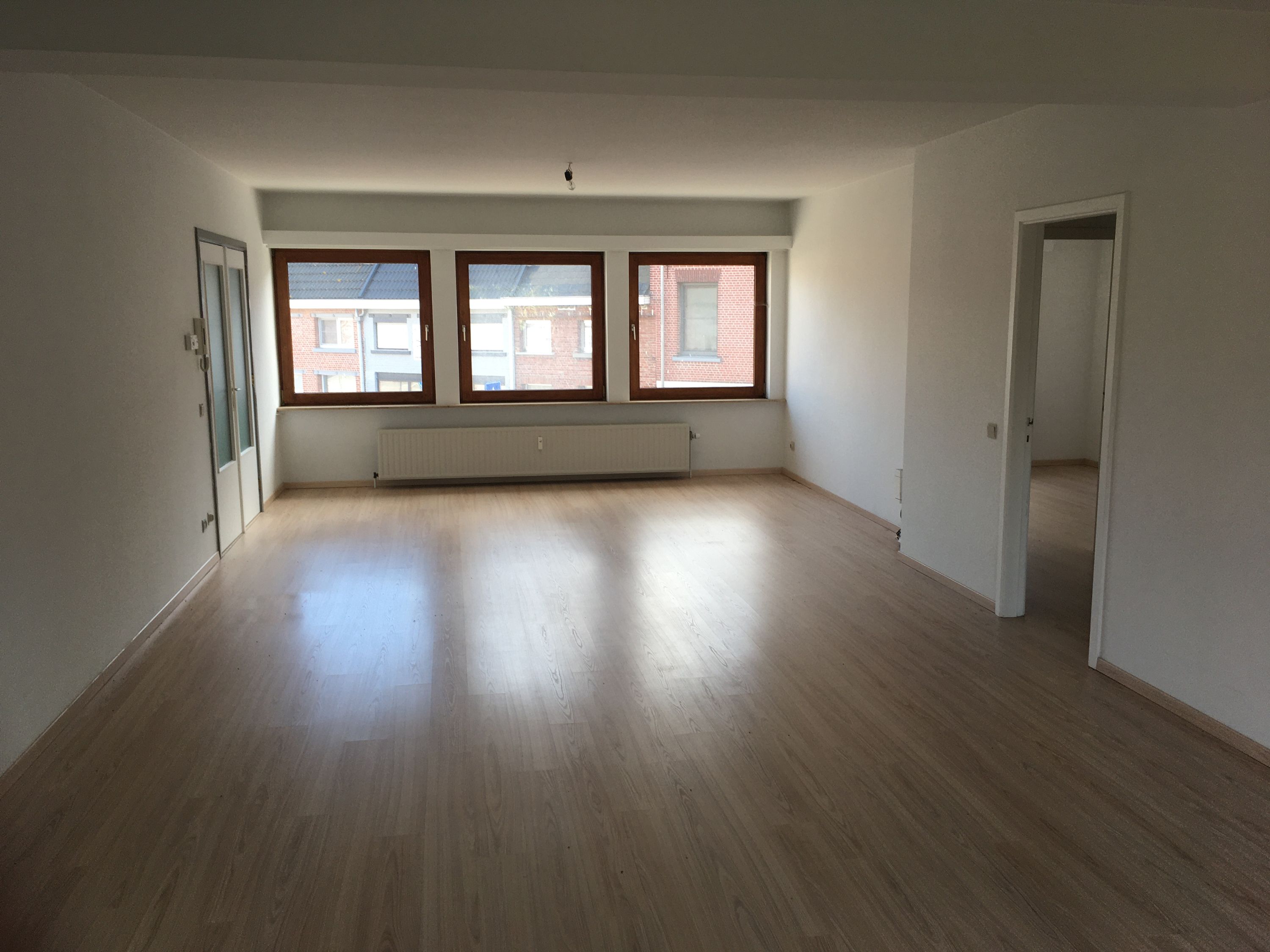 Rijwoning met ommuurde binnentuin - foto 2