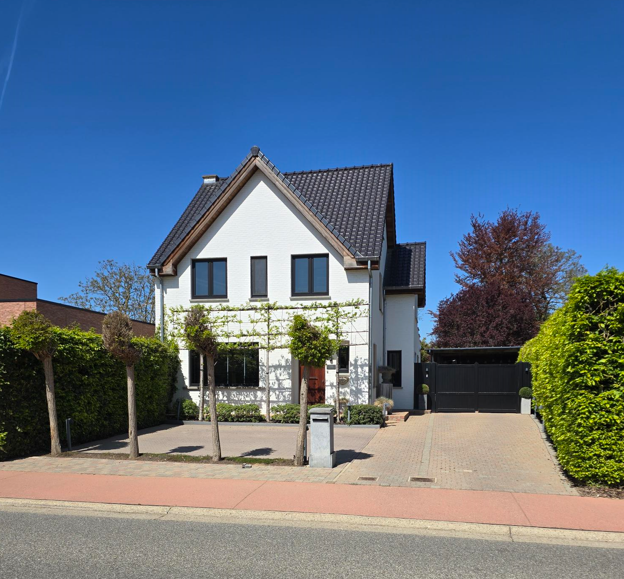 Instapklare strak landelijk gerenoveerde woning met aangelegde tuin - foto 2