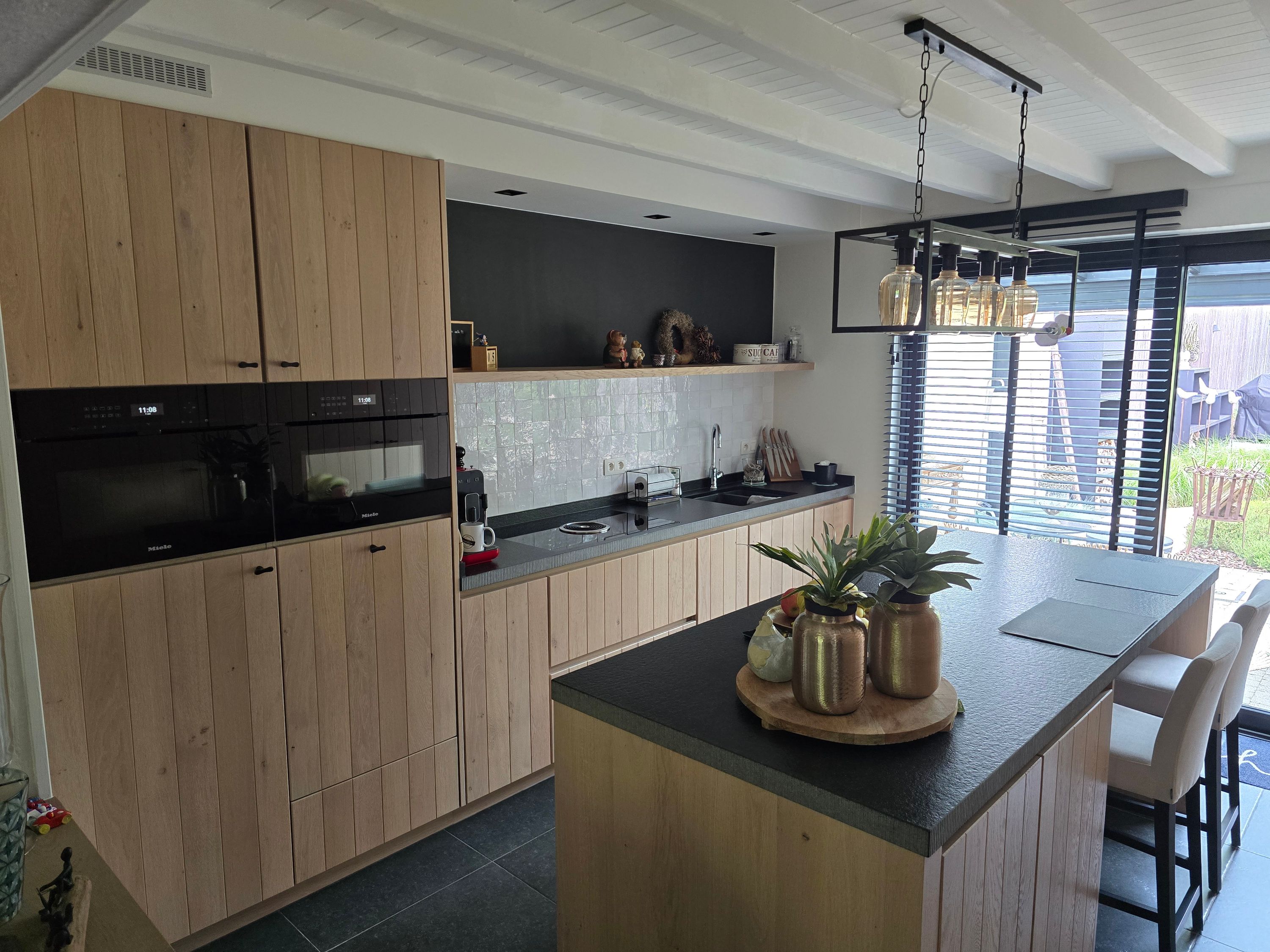 Instapklare strak landelijk gerenoveerde woning met aangelegde tuin - foto 5