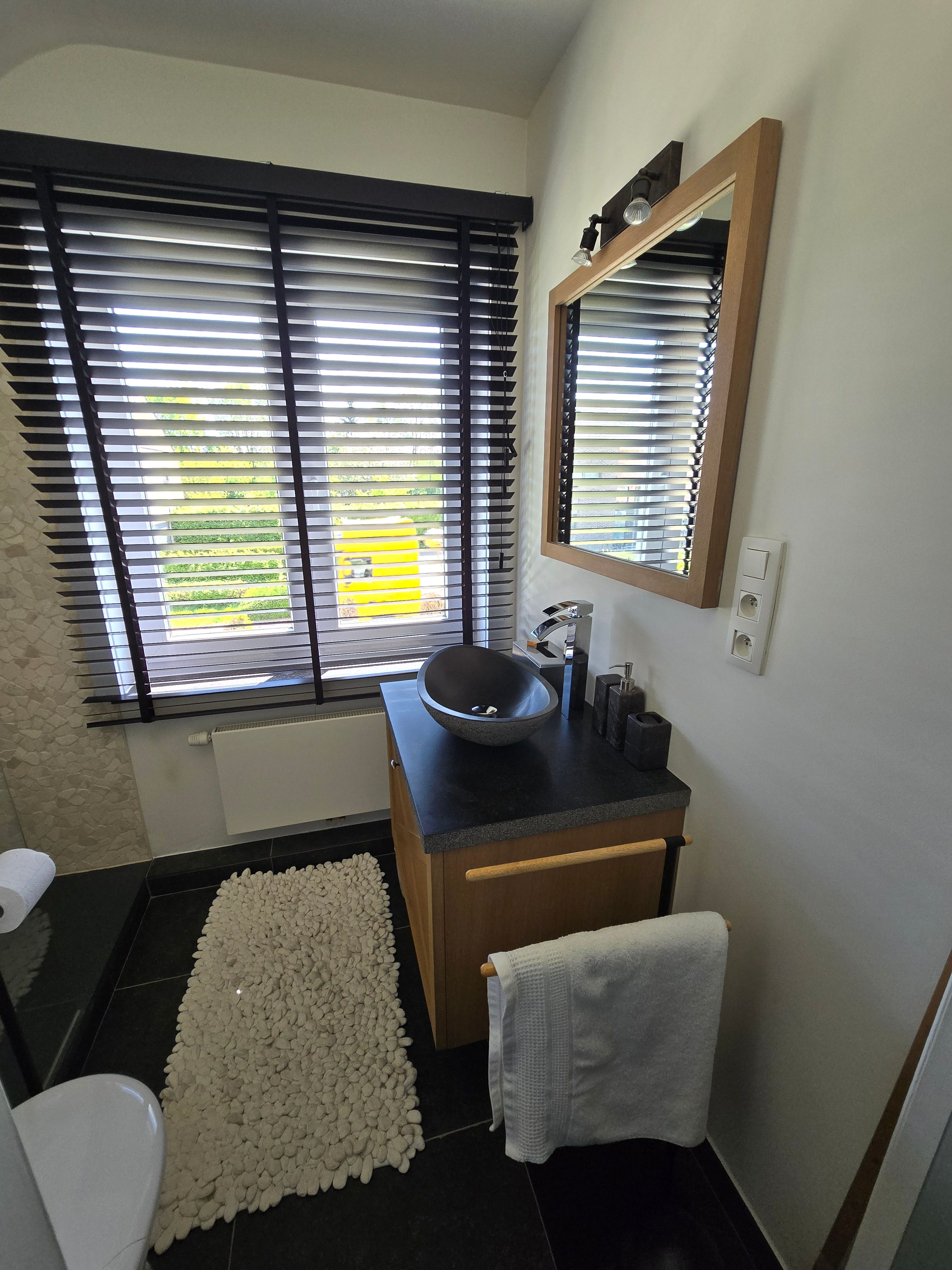 Instapklare strak landelijk gerenoveerde woning met aangelegde tuin - foto 20
