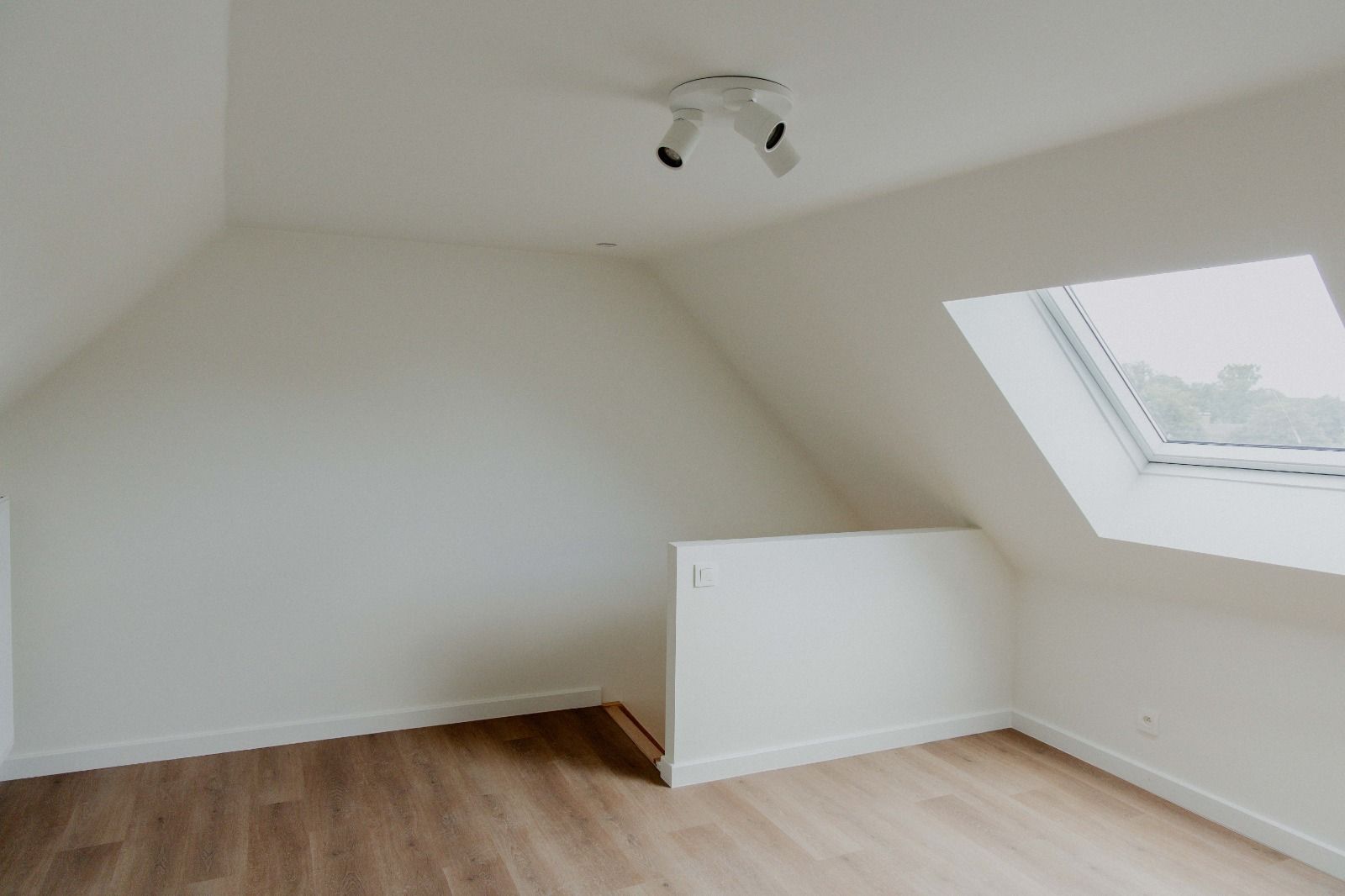 Instapklare woning met 3 slaapkamers, garage en terras  - foto 8