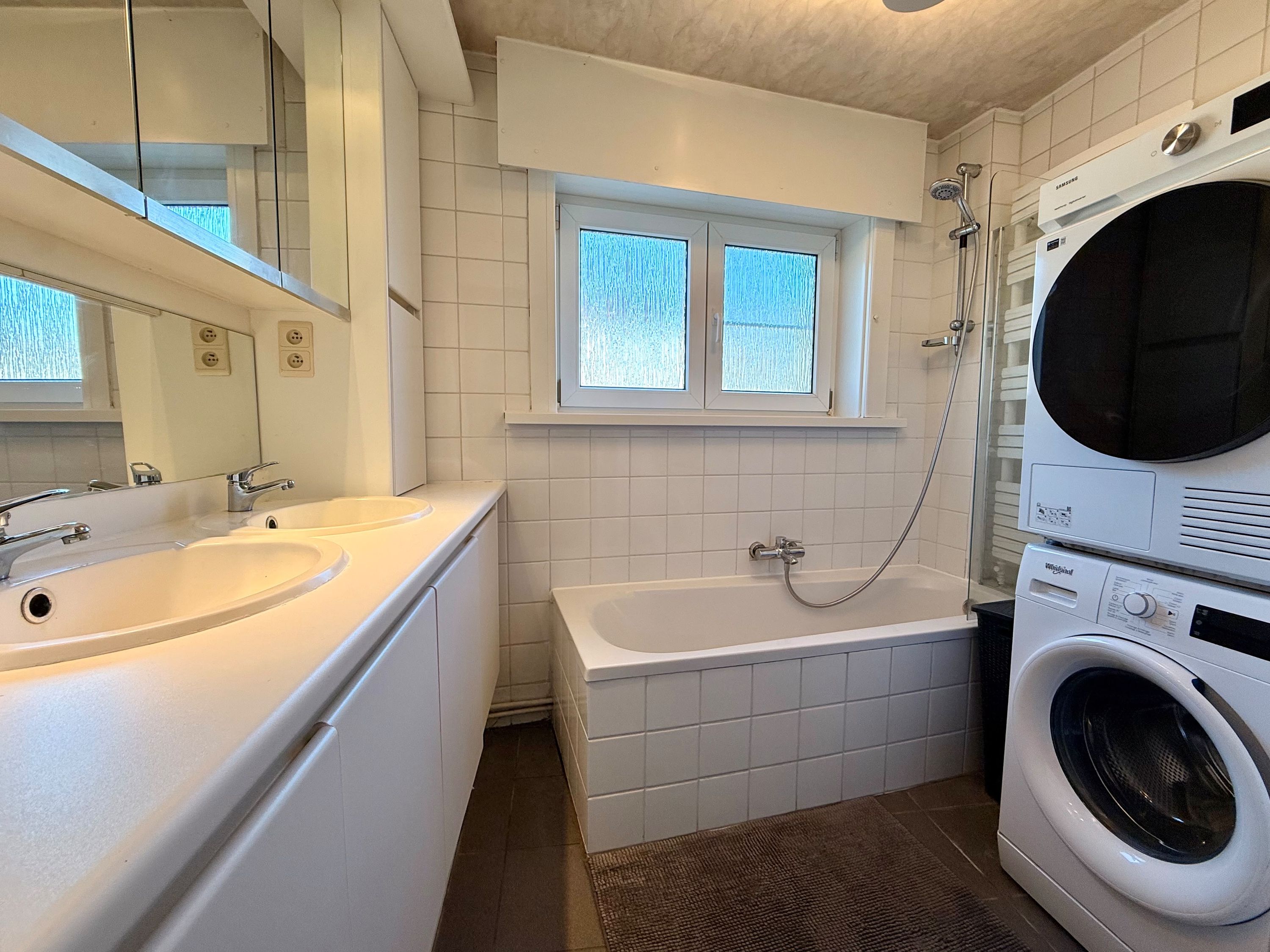 Instapklaar 3 slaapkamer appartement met terras en garage!  - foto 6