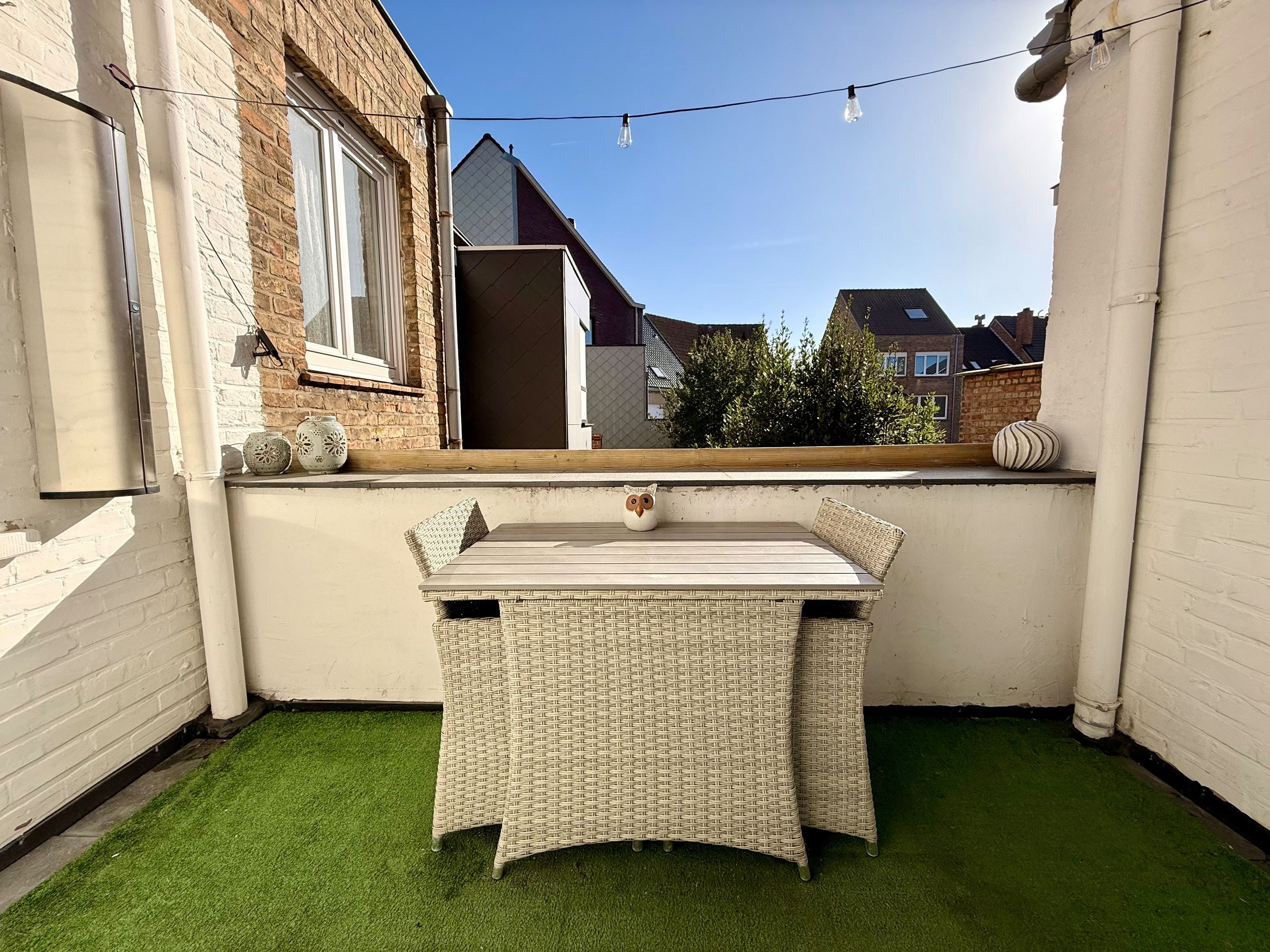 Instapklaar 3 slaapkamer appartement met terras en garage!  - foto 9