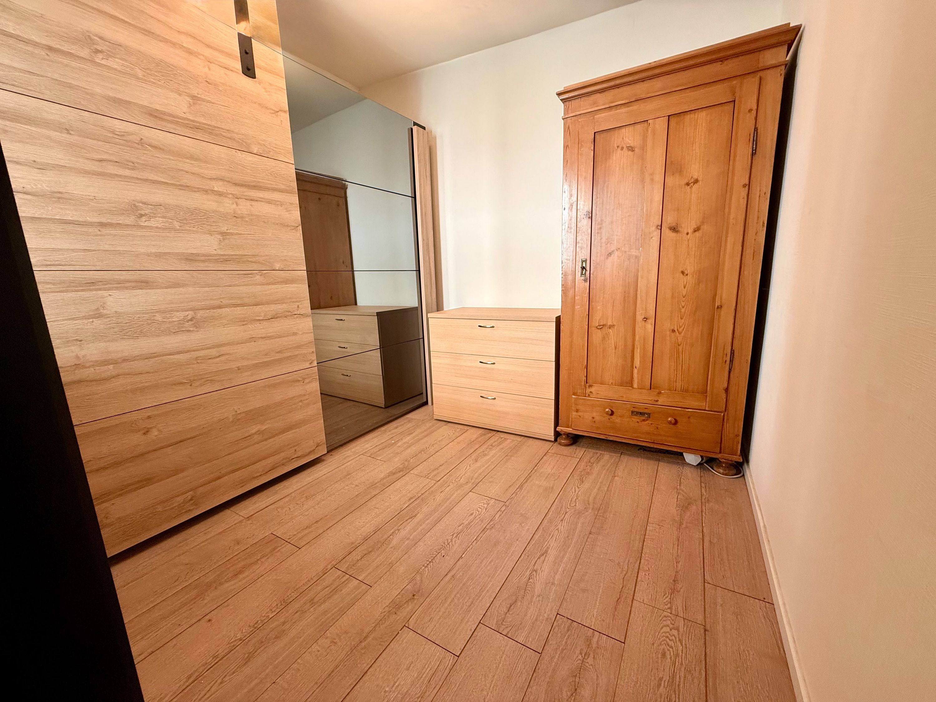 Instapklaar 3 slaapkamer appartement met terras en garage!  - foto 8