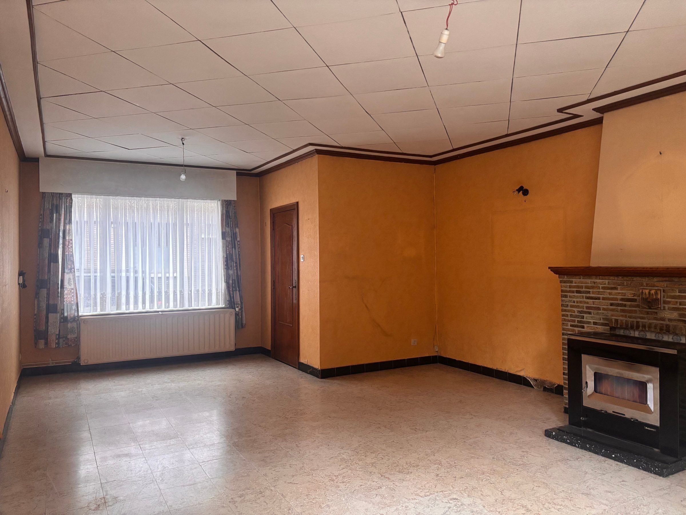 Ruime renovatiewoning met tuin, garage en bijgebouw - foto 3